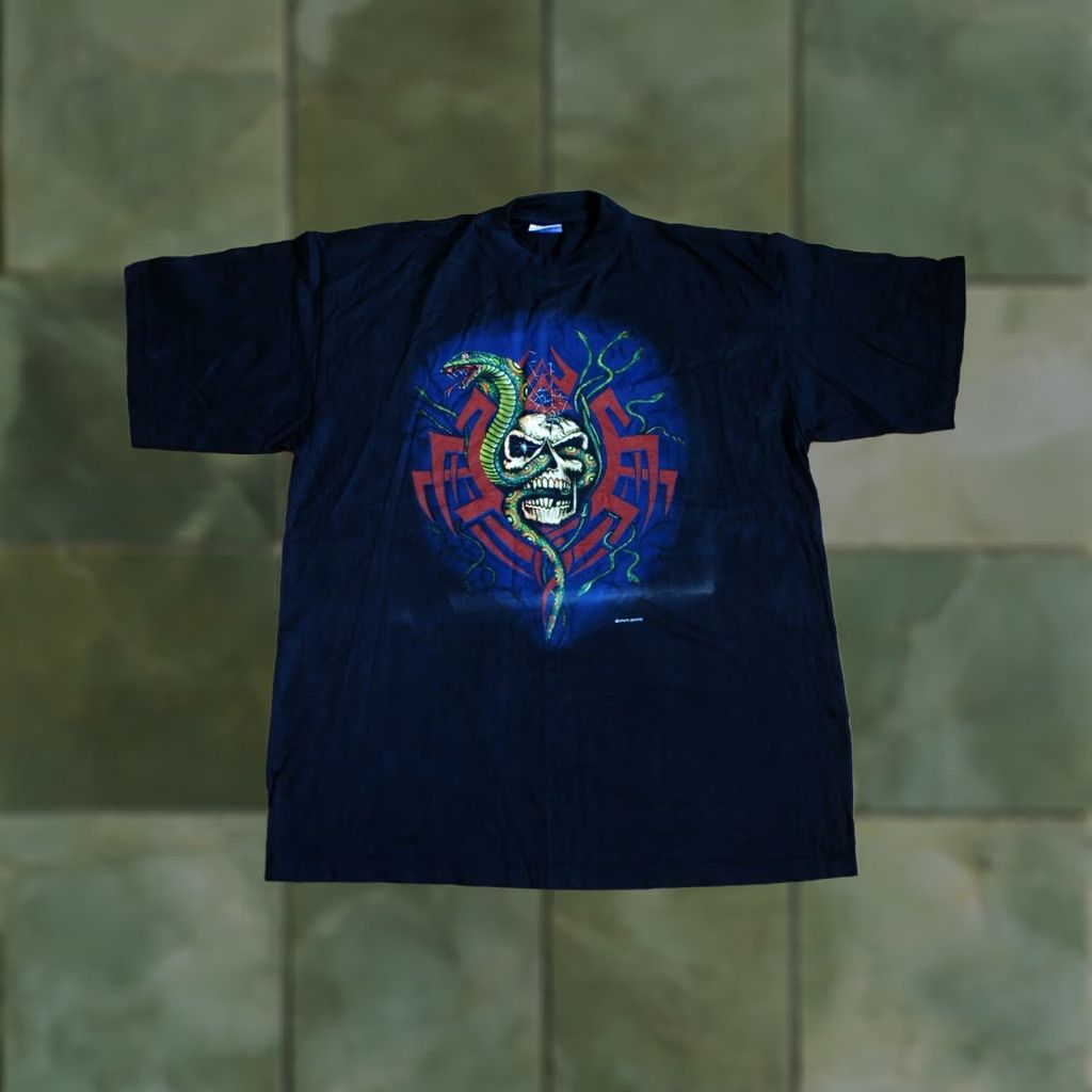 Vintage VINTAGE SPIRAL DESIGN T-SHIRT 1995 SKULL AND SNAKE BLACK 100% COTTON XL Mens Size US XL / EU 56 / 4 - 1 Thumbnail