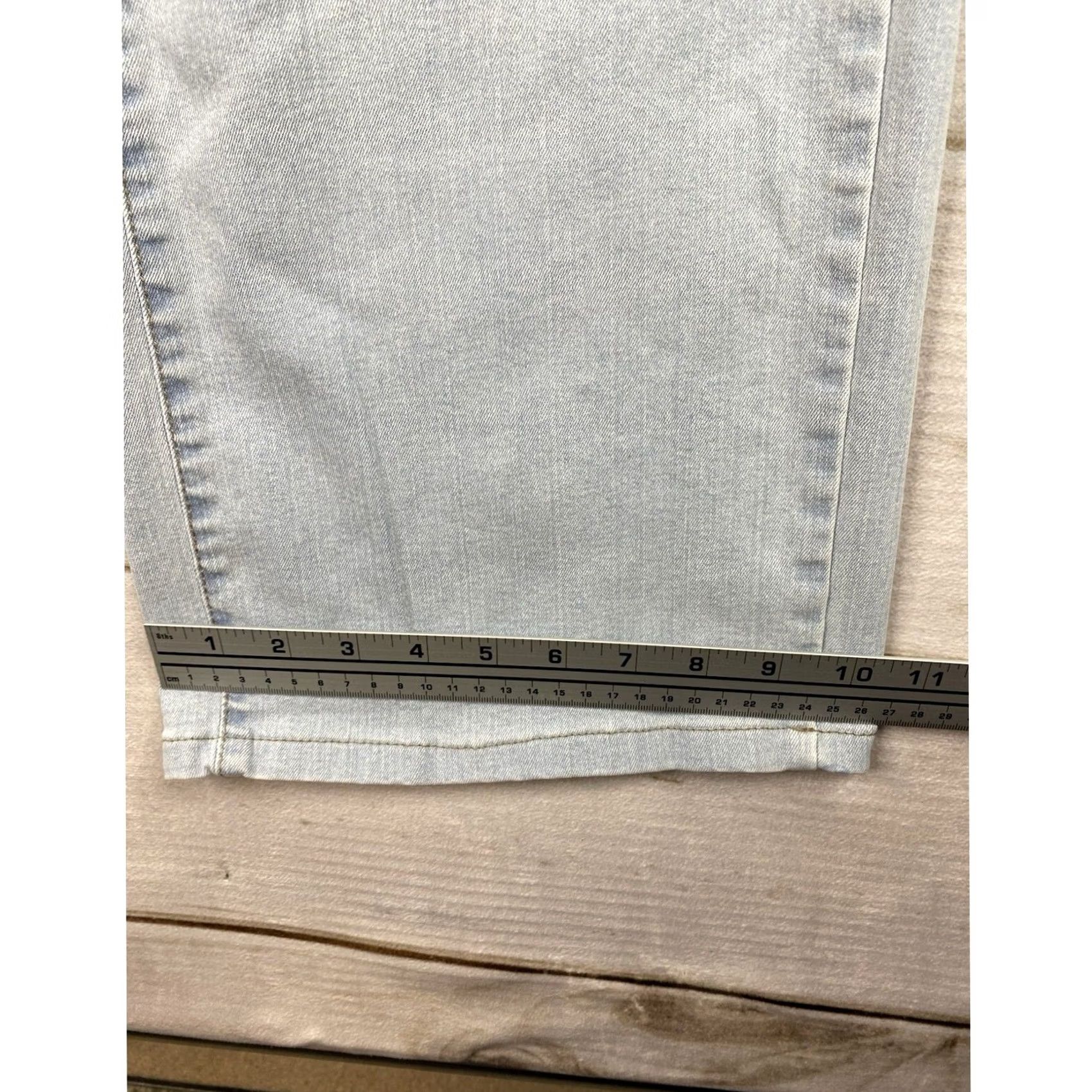 Vintage Woman Within Jeans Sz 18W Light Wash Wide Leg Denim Stretch 37x26 Hemmed Short Women’s Plus Size 18W Jeans Blue Regular Rise 5-Pocket Size 40" / US 18 - 7 Thumbnail