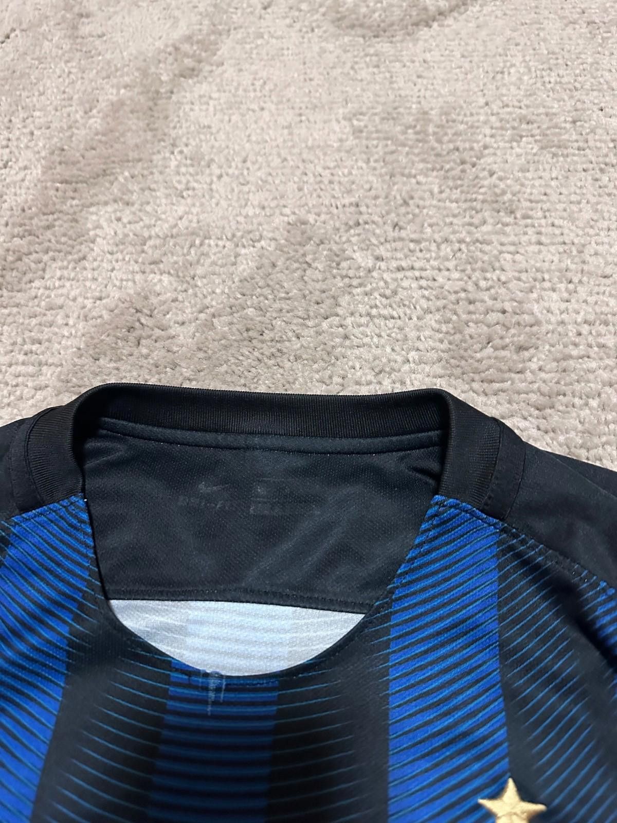 Nike INTER MILAN 2016/2017 HOME FOOTBALL SHIRT JERSEY Sz L Size US L / EU 52-54 / 3 - 4 Thumbnail
