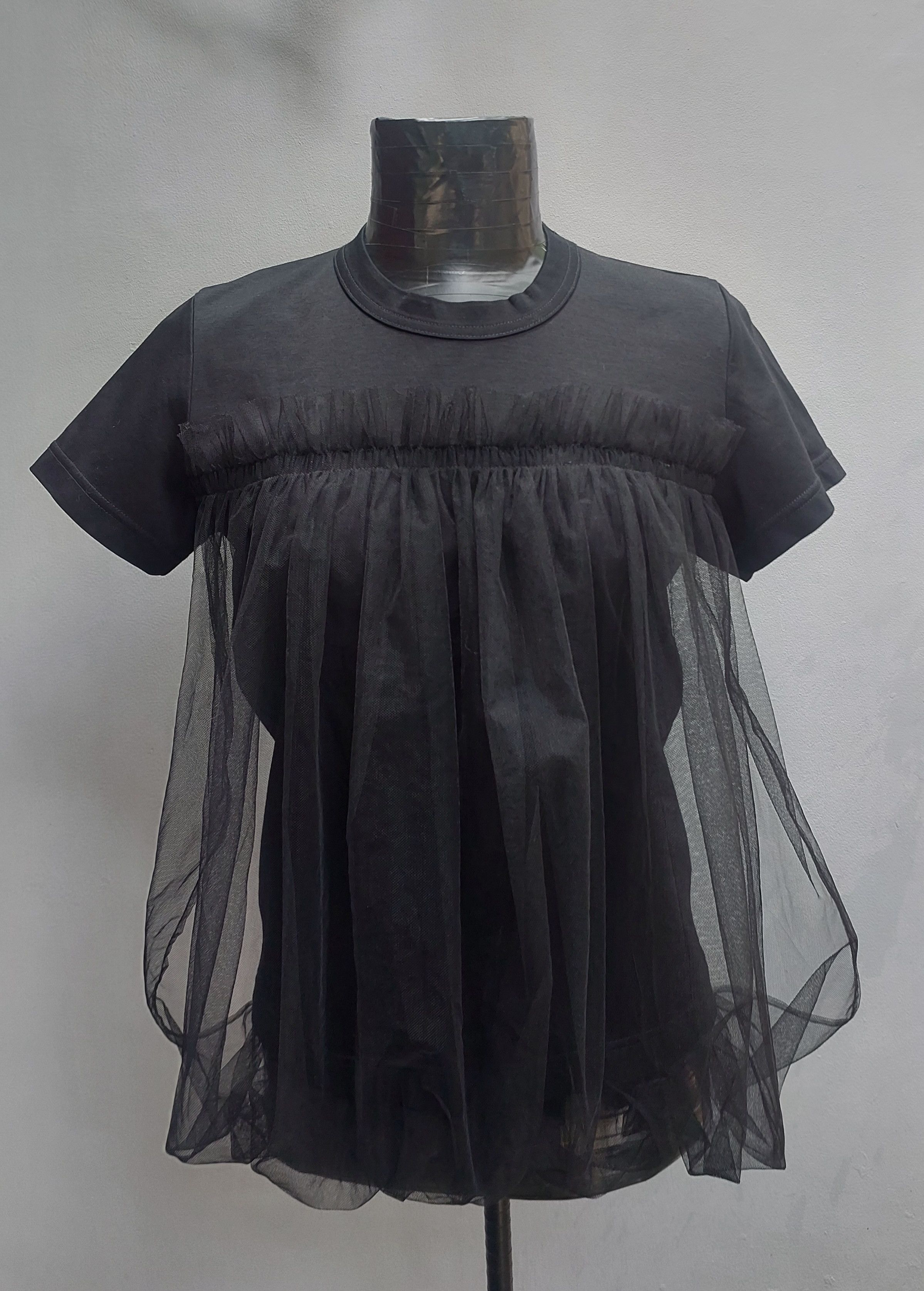 Noir Kei Ninomiya Noir Kei Ninomiya Cotton with sheer gathered tulle overlay Size S / US 4 / IT 40 - 1 Thumbnail