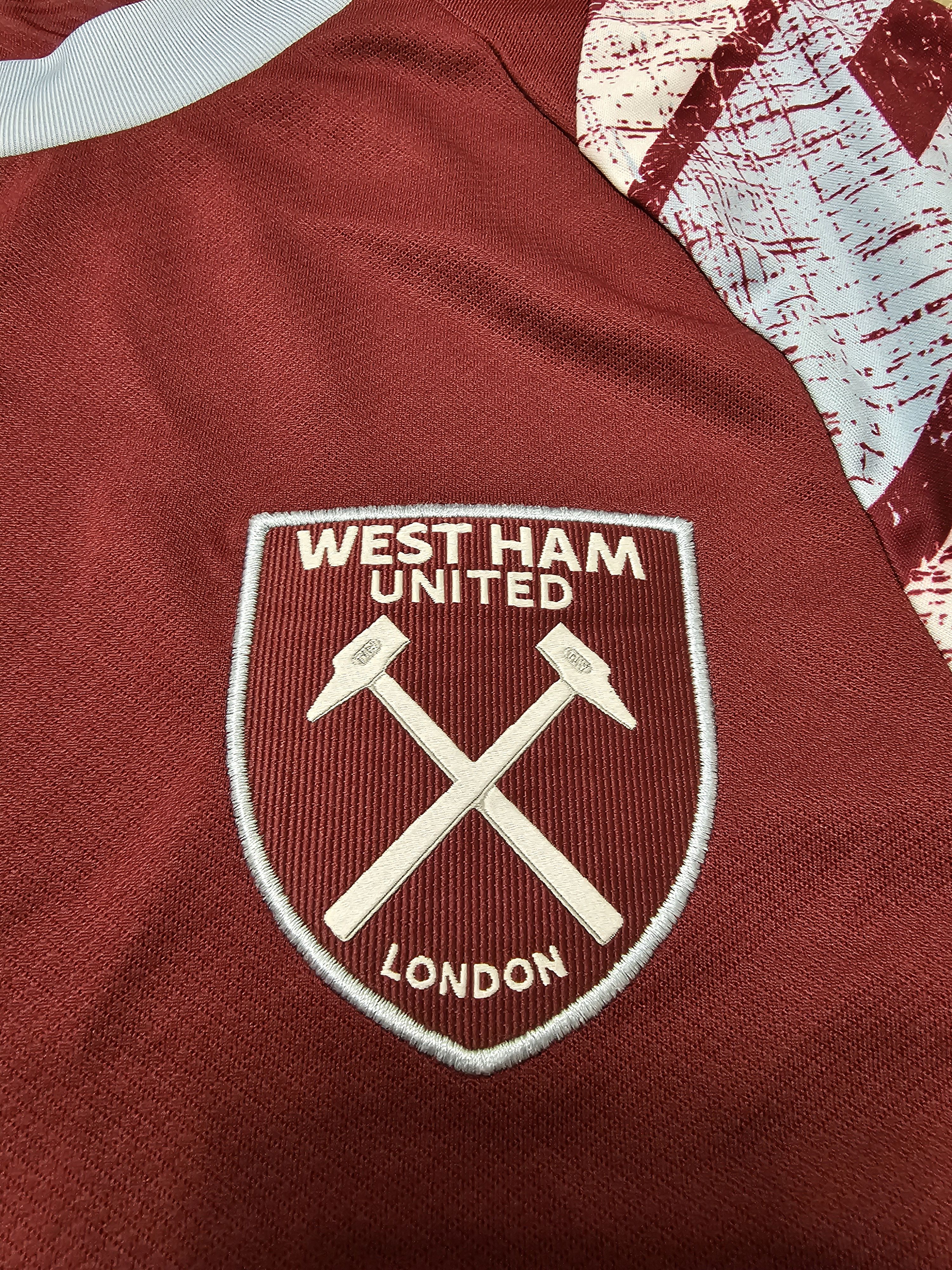 Umbro WEST HAM UNITED 2022 2023 HOME FOOTBALL SHIRT SOCCER JERSEY Size US S / EU 44-46 / 1 - 4 Thumbnail