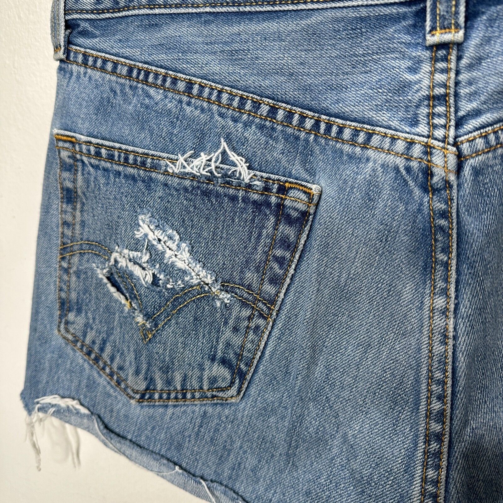 Levi's Levis 501 Med Blue Wash Button Fly Distress Raw Hem Short 34 Size 34" / US 12 / IT 48 - 9 Thumbnail