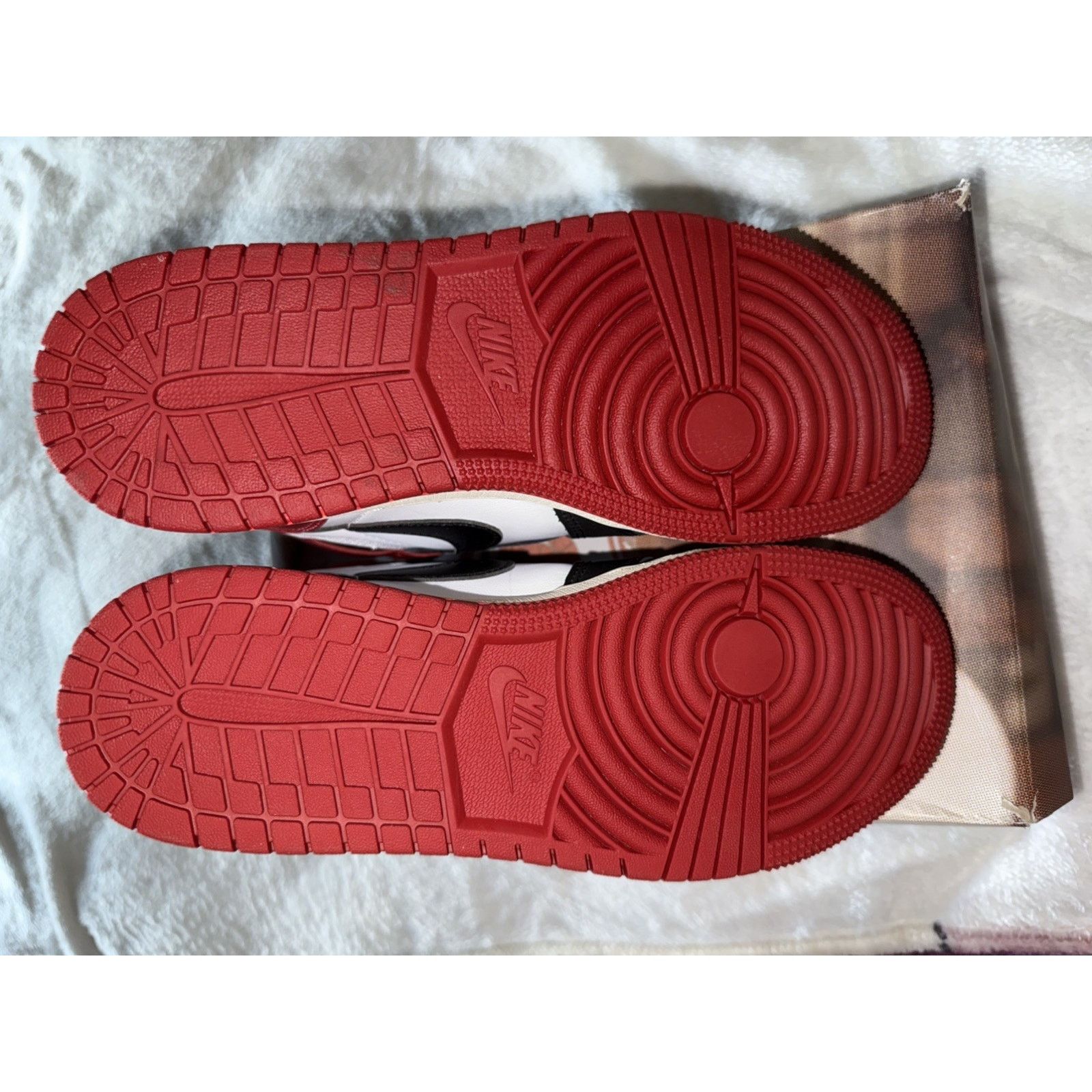 Jordan Brand Nike Air Jordan 1 Retro High OG GS Black Toe Reimagined 5.5Y Size US 5.5 / EU 38 - 5 Thumbnail