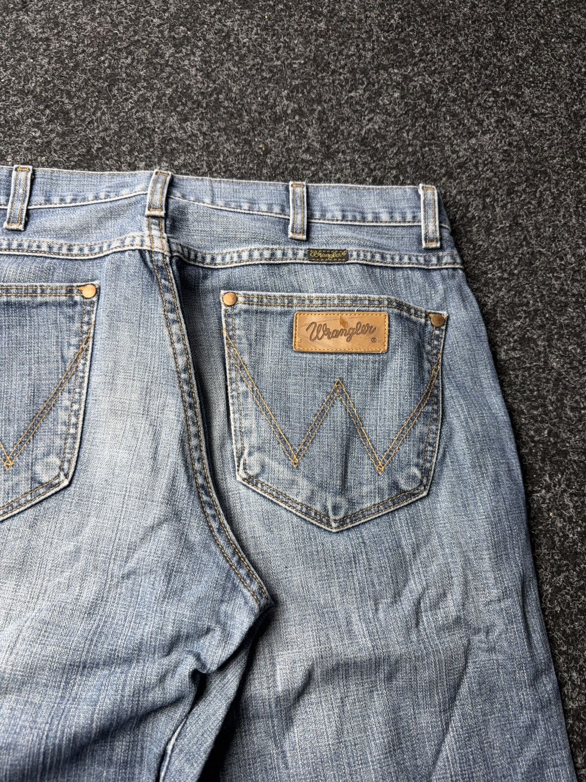 Wrangler Wrangler 90s USA Western Cowboy Vintage Light Wash Jeans Y2K Size US 35 - 15 Thumbnail