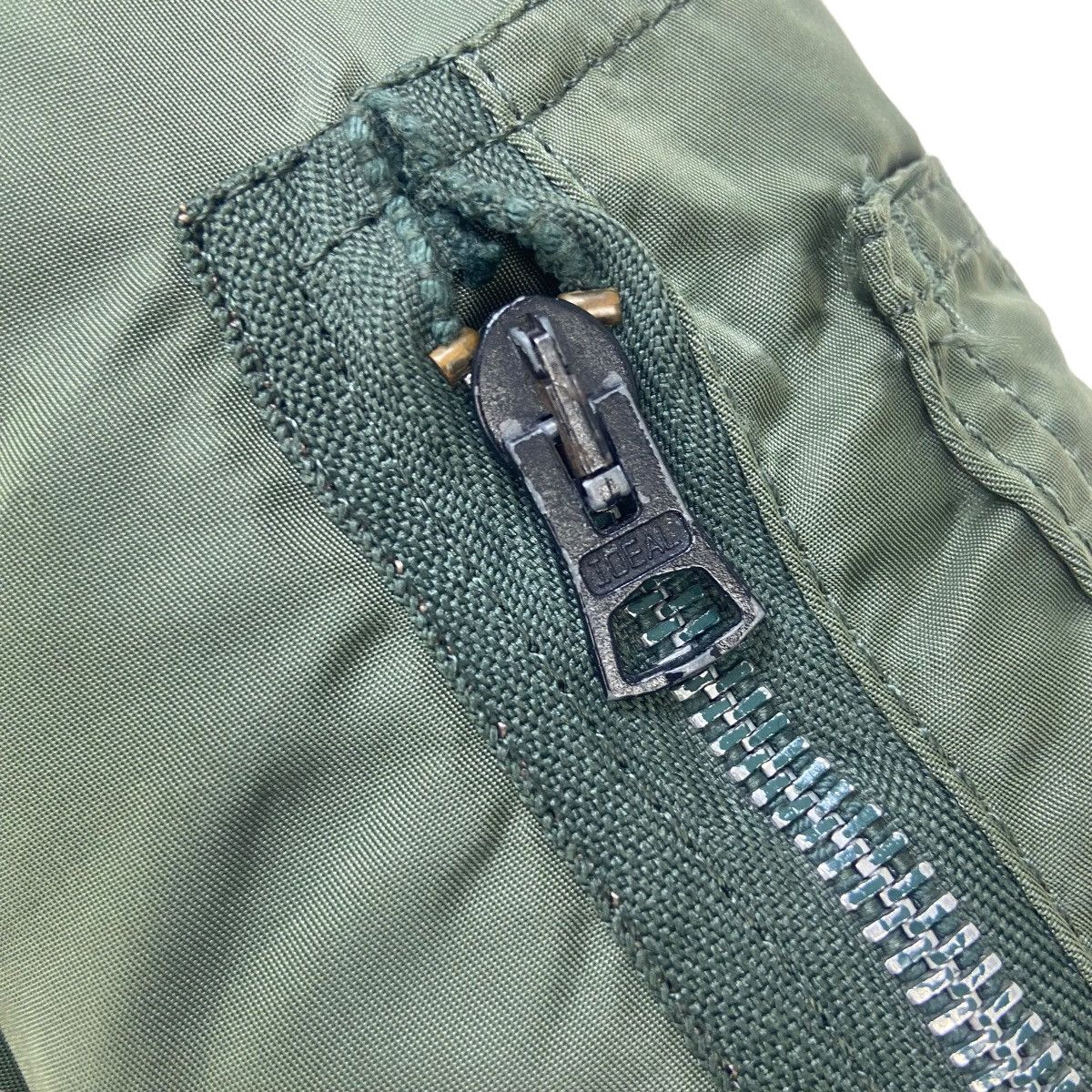 Alpha Industries Vintage Alpha Industries MA-1 Flight Jacket Bomber Size US M / EU 48-50 / 2 - 7 Thumbnail