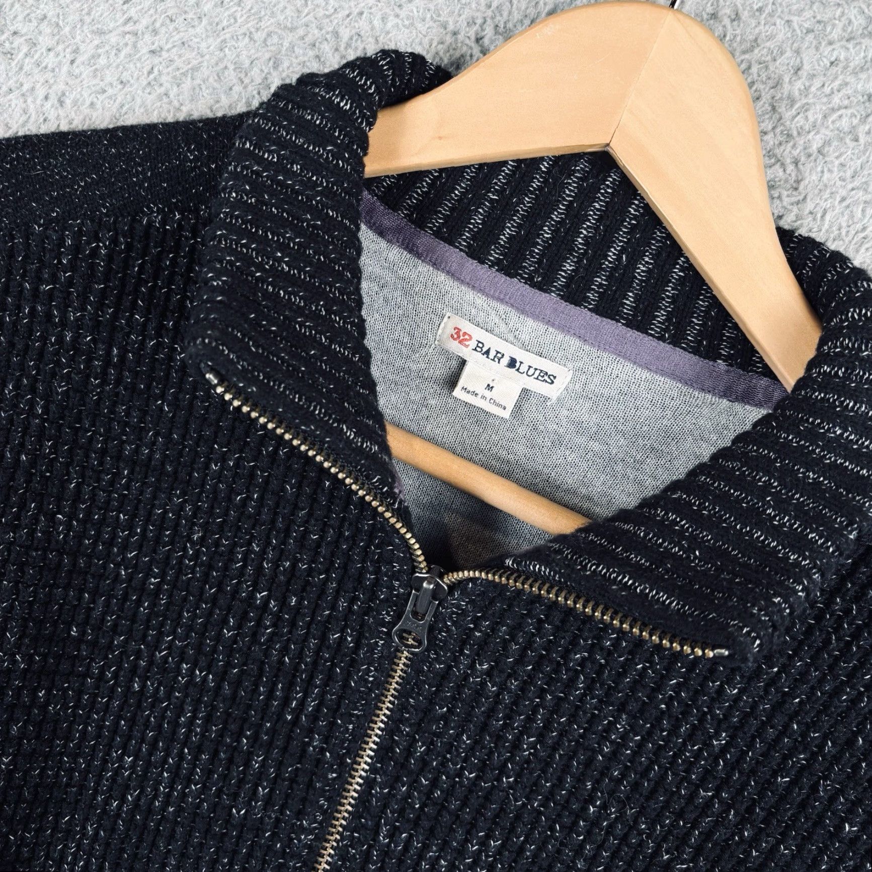 Vintage 32 Bar Blues Sweater Jacket Mens M Full Zip Long Sleeve Pocket Black Distressed Cardigan Knitted Heavyweight Zipper VINTAGE: No Size US M / EU 48-50 / 2 - 2 Thumbnail