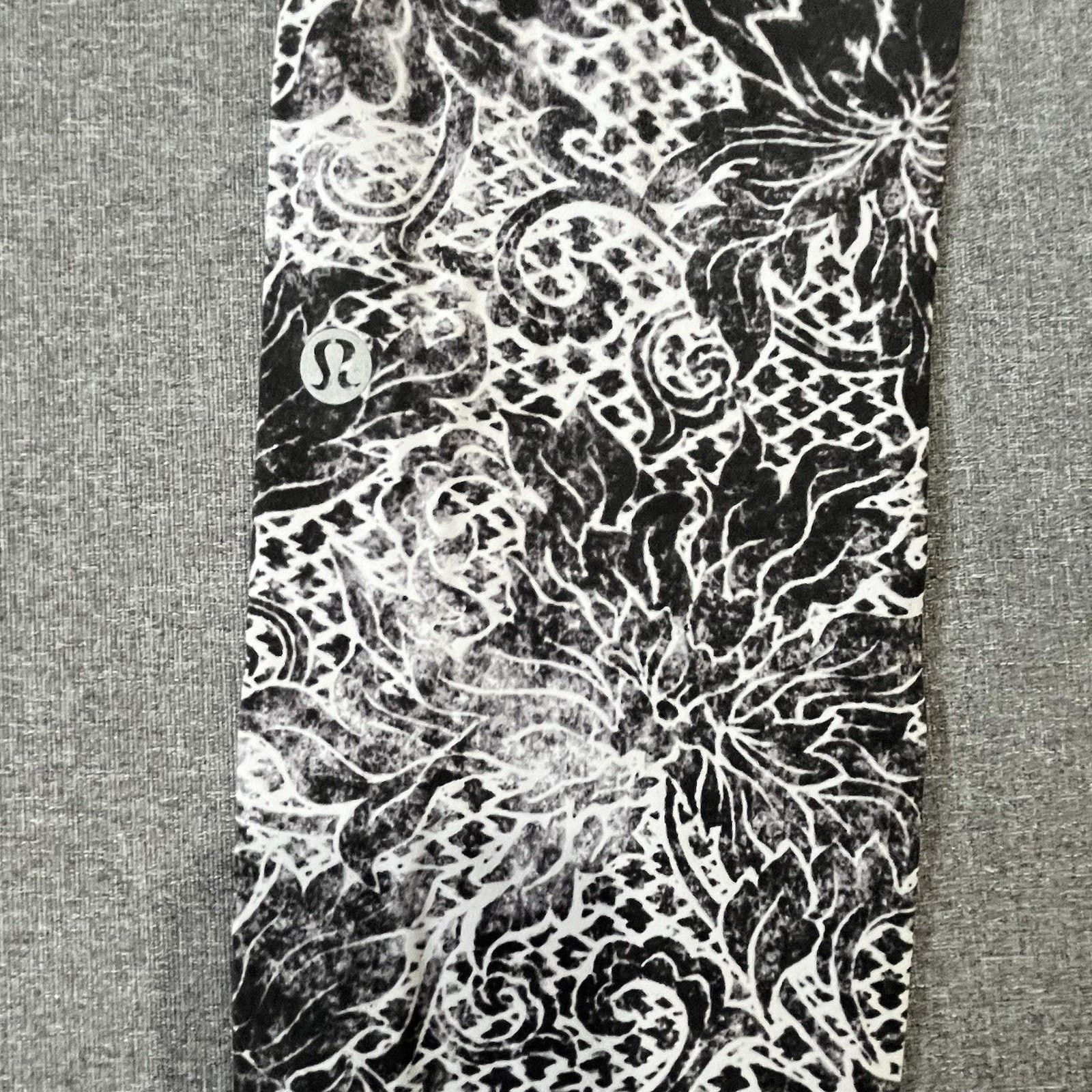 Lululemon Lululemon Wunder Under Crop Serigraph Starlight Black sz 4 Size 27" / US 4 / IT 40 - 5 Thumbnail