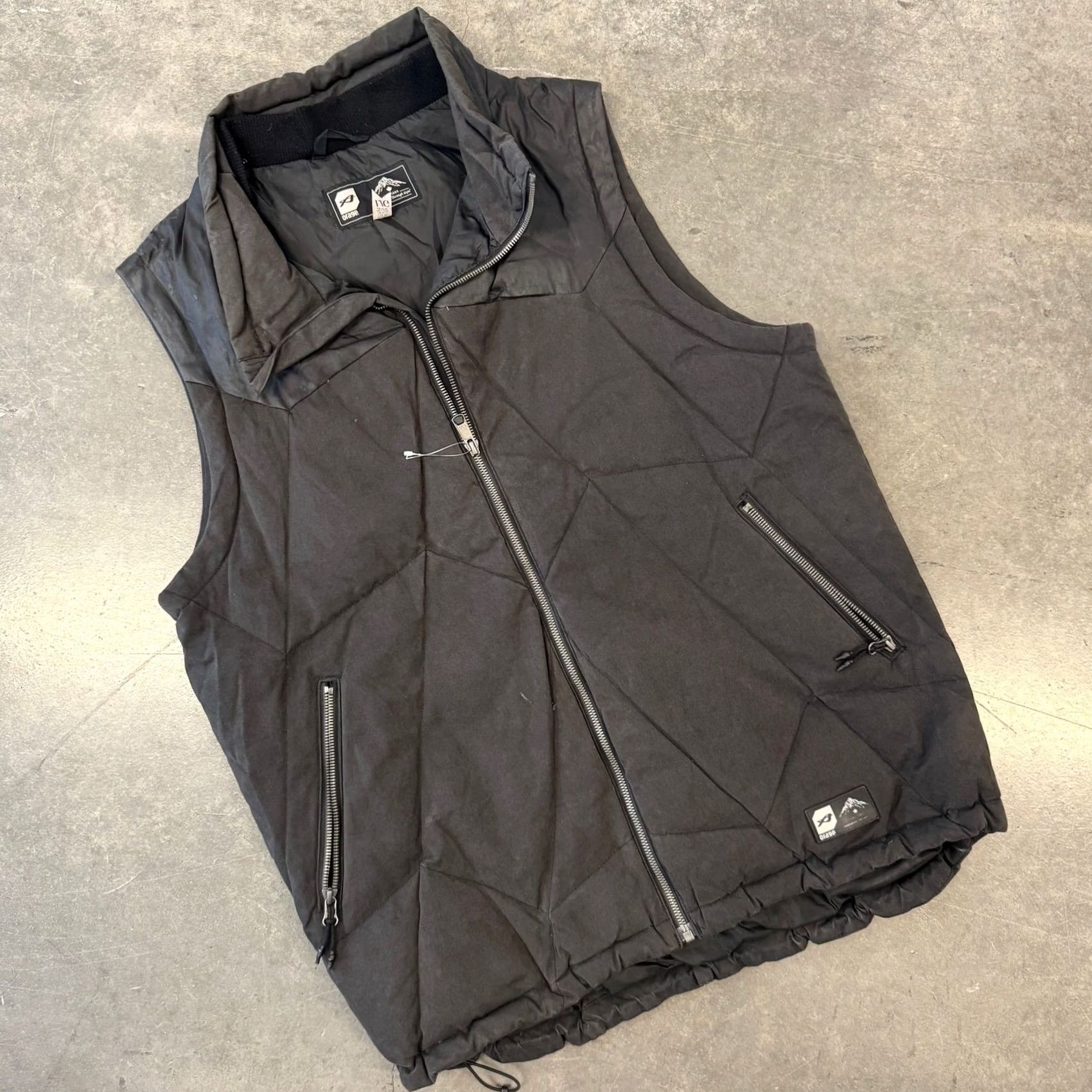 Vintage VINTAGE Y2k Black Quilted Insulated Puffer Winter Nature Vest Black Men's Large Size US L / EU 52-54 / 3 - 2 Thumbnail