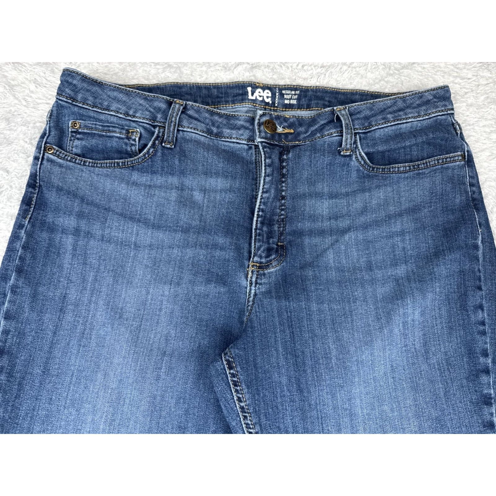 Lee Lee Jeans Womens Regular Bootcut Jeans 18M Blue Mid Rise Stretch Denim 5-Pocket Zip Fly Belt Loops 30in Inseam Size 40" / US 18 - 4 Thumbnail