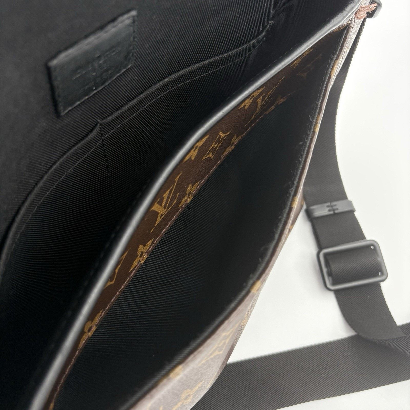 Louis Vuitton Louis Vuitton Monogram Messenger Bag ' Brown ' | VERY CLEAN! Size ONE SIZE - 13 Thumbnail