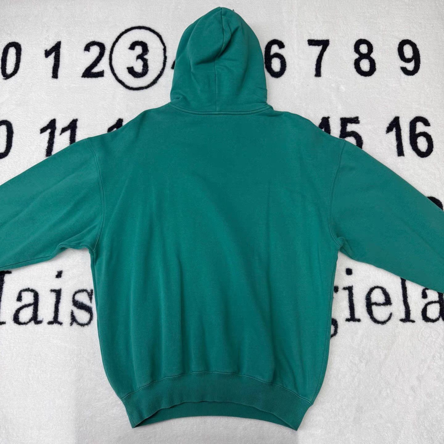 Balenciaga Balenciaga Lake Green Envelope Logo Letter Hoodie Q10 Size US S / EU 44-46 / 1 - 3 Thumbnail