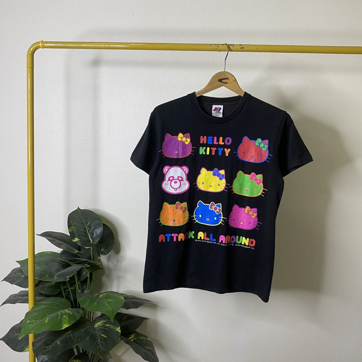 Anime Vintage Y2K Hello Kitty Sanrio T Shirt Size US S / EU 44-46 / 1 - 1 Thumbnail
