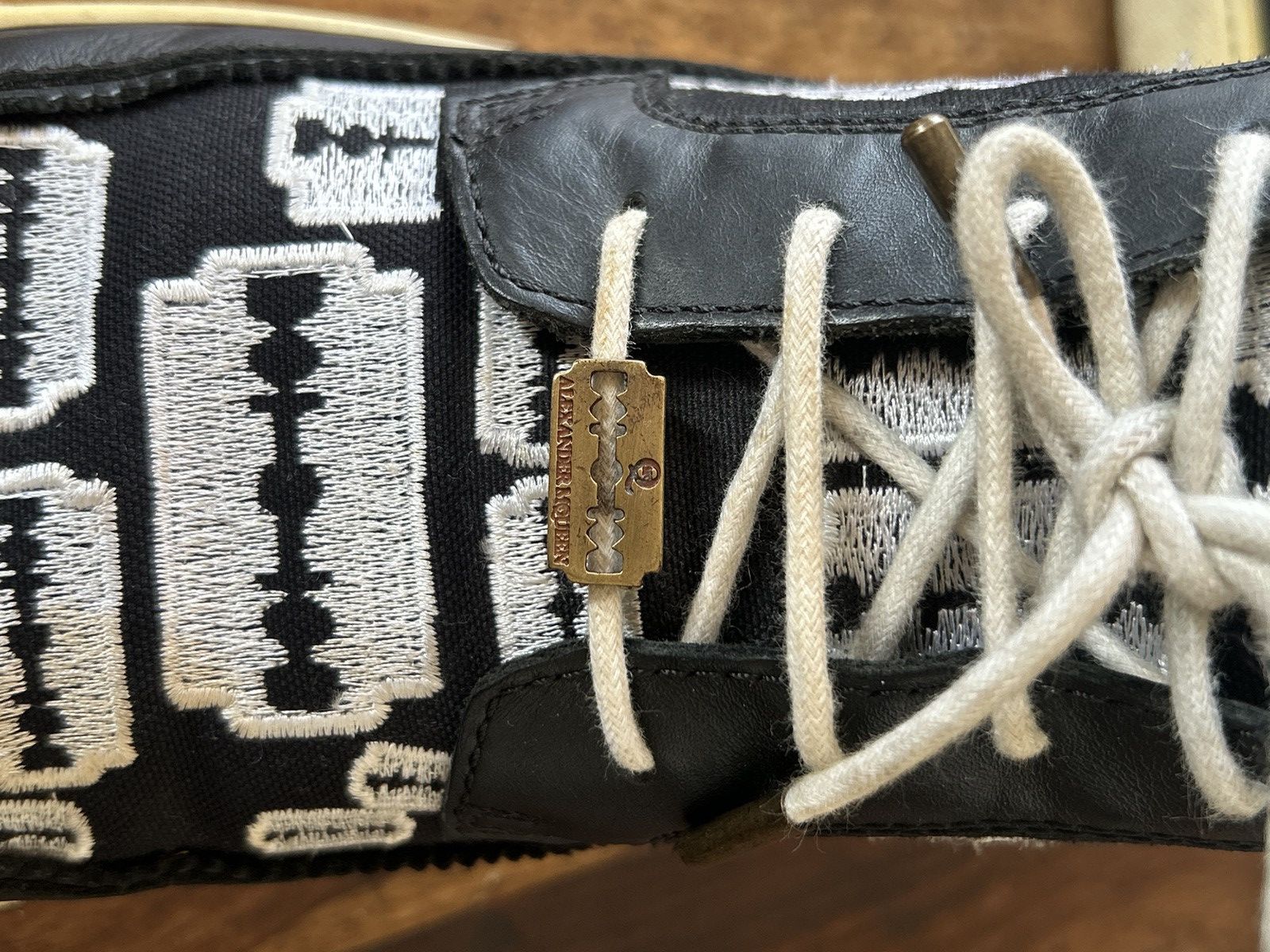 Alexander McQueen 00s Alexander McQueen McQ Razorblade Mid-Top Sneakers Size US 10 / EU 43 - 8 Thumbnail