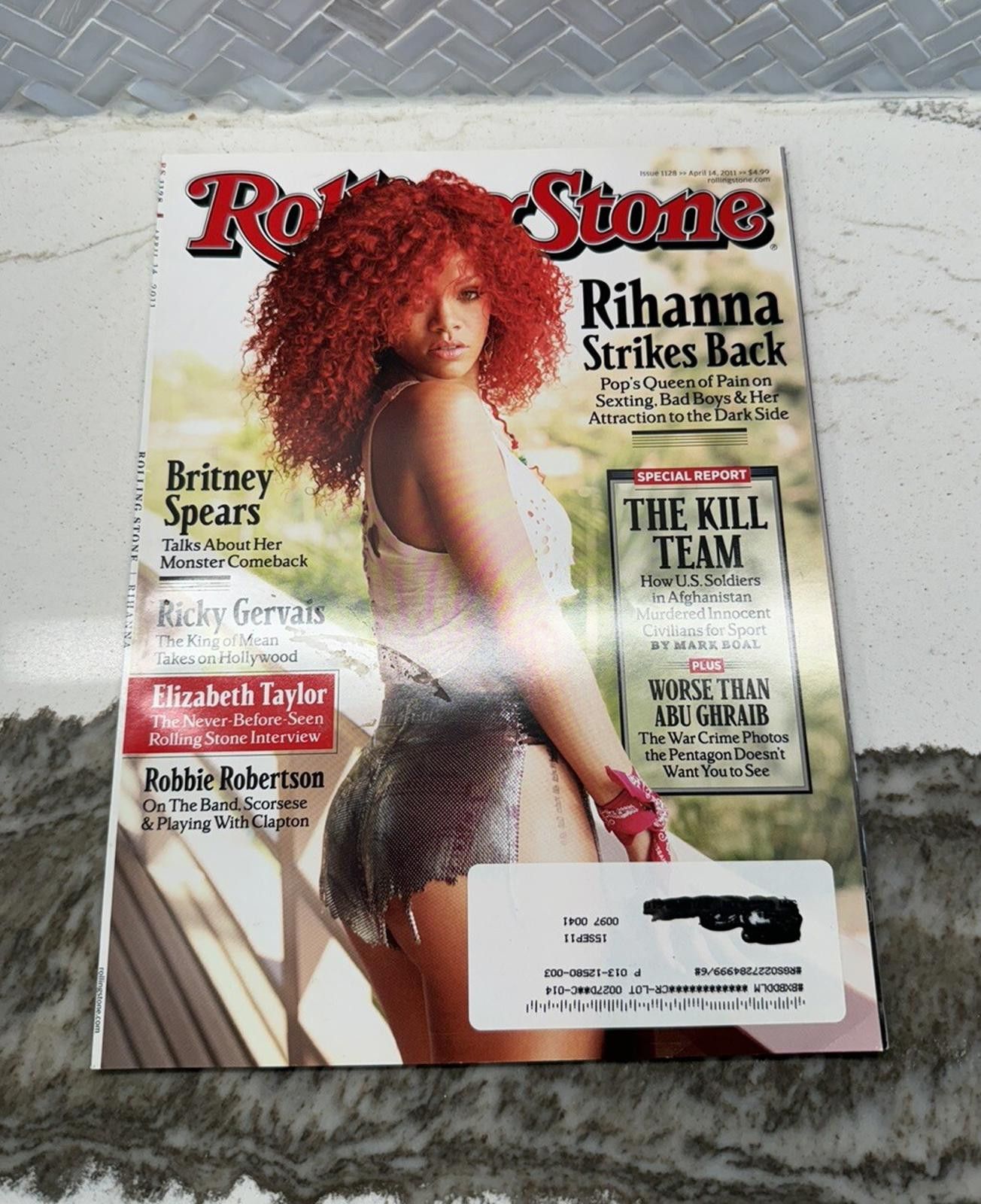 Designer Rolling Stone Magazine Rihanna On The Cover April 2011 Issue Size ONE SIZE - 1 Thumbnail