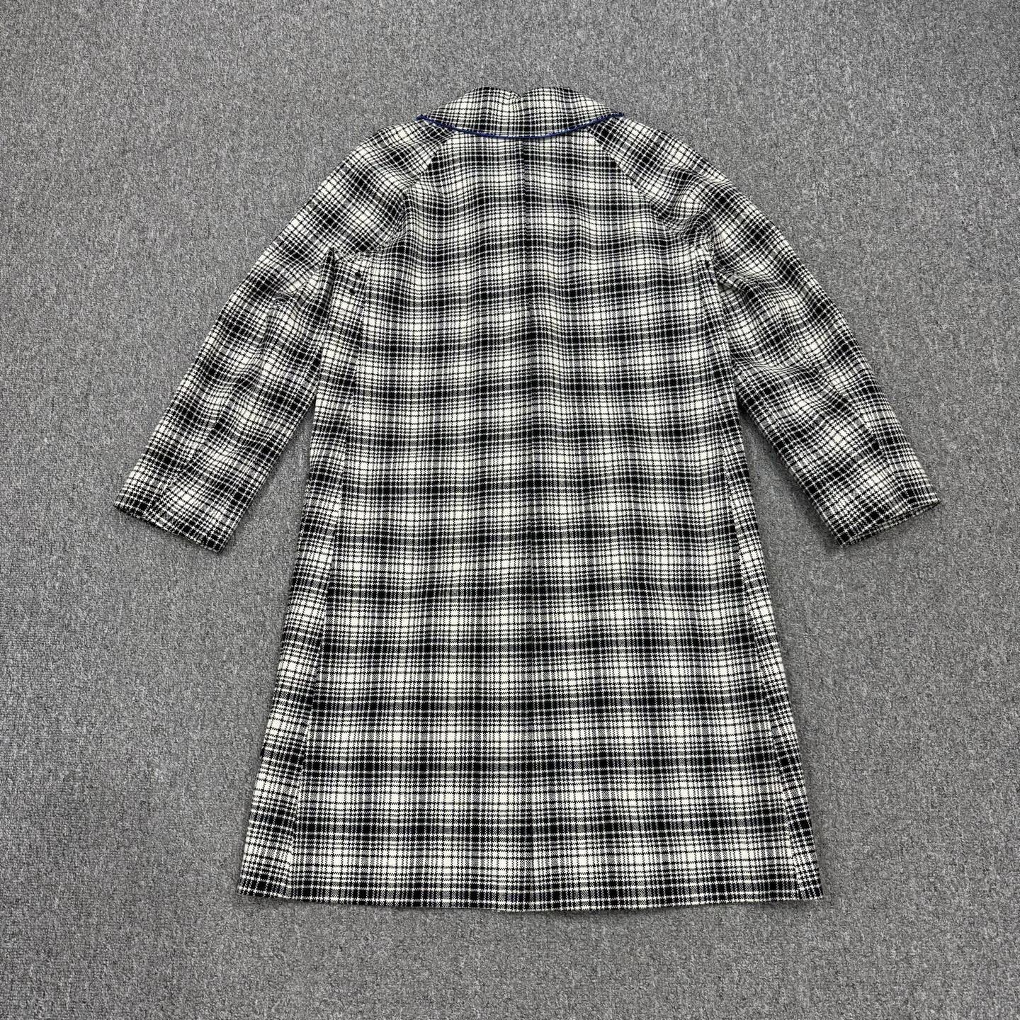 Burberry Burberry Wool Coat New with tags UK6 Size XS / US 0-2 / IT 36-38 - 2 Thumbnail