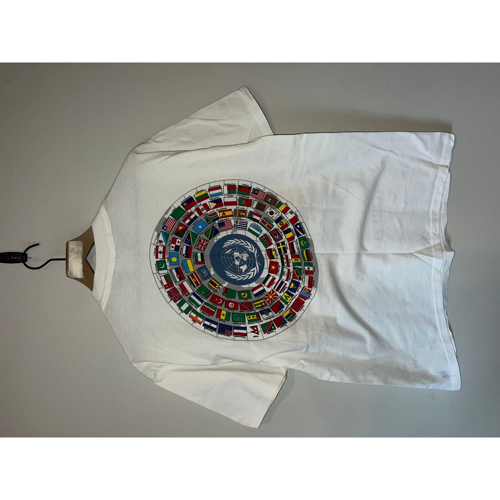 Vintage Vintage World Flag Shirt Sewickley World Class City Tee 90s Size US L / EU 52-54 / 3 - 10 Thumbnail