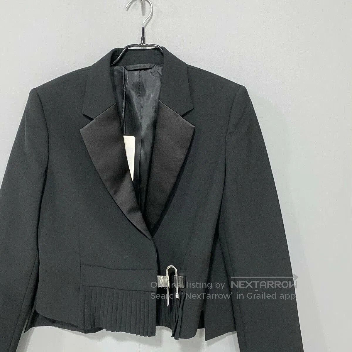 Givenchy Givenchy Black Short Coat Size 34. Size XXS / US 00 / IT 34 - 2 Thumbnail