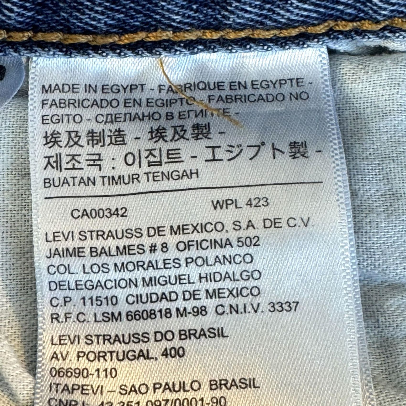 Levi's VINTAGE Levi's 501 Jeans Mens 36x30 Blue Denim Straight Leg Button Fly Classic Fit Pants Size US 36 / EU 52 - 4 Thumbnail