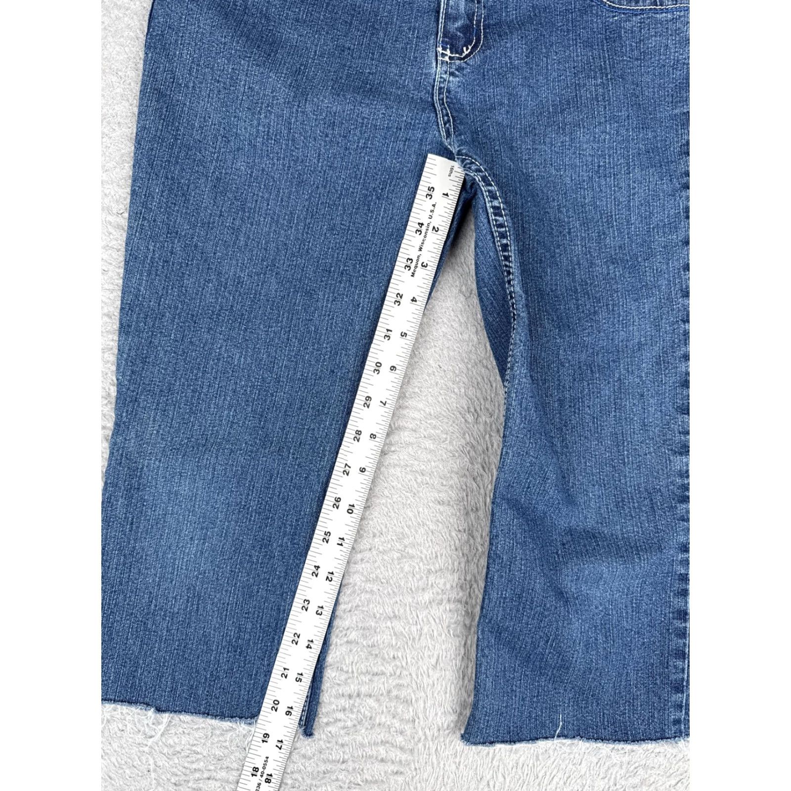 Faded Glory Faded Glory Jeans Cropped Medium Blue 28x17 Regular 14 Juniors Womens 90s Embroidered Studded 5-Pocket Denim Stretch Mid Rise Vintage: No Green? Size 36" / US 14 / IT 50 - 6 Thumbnail