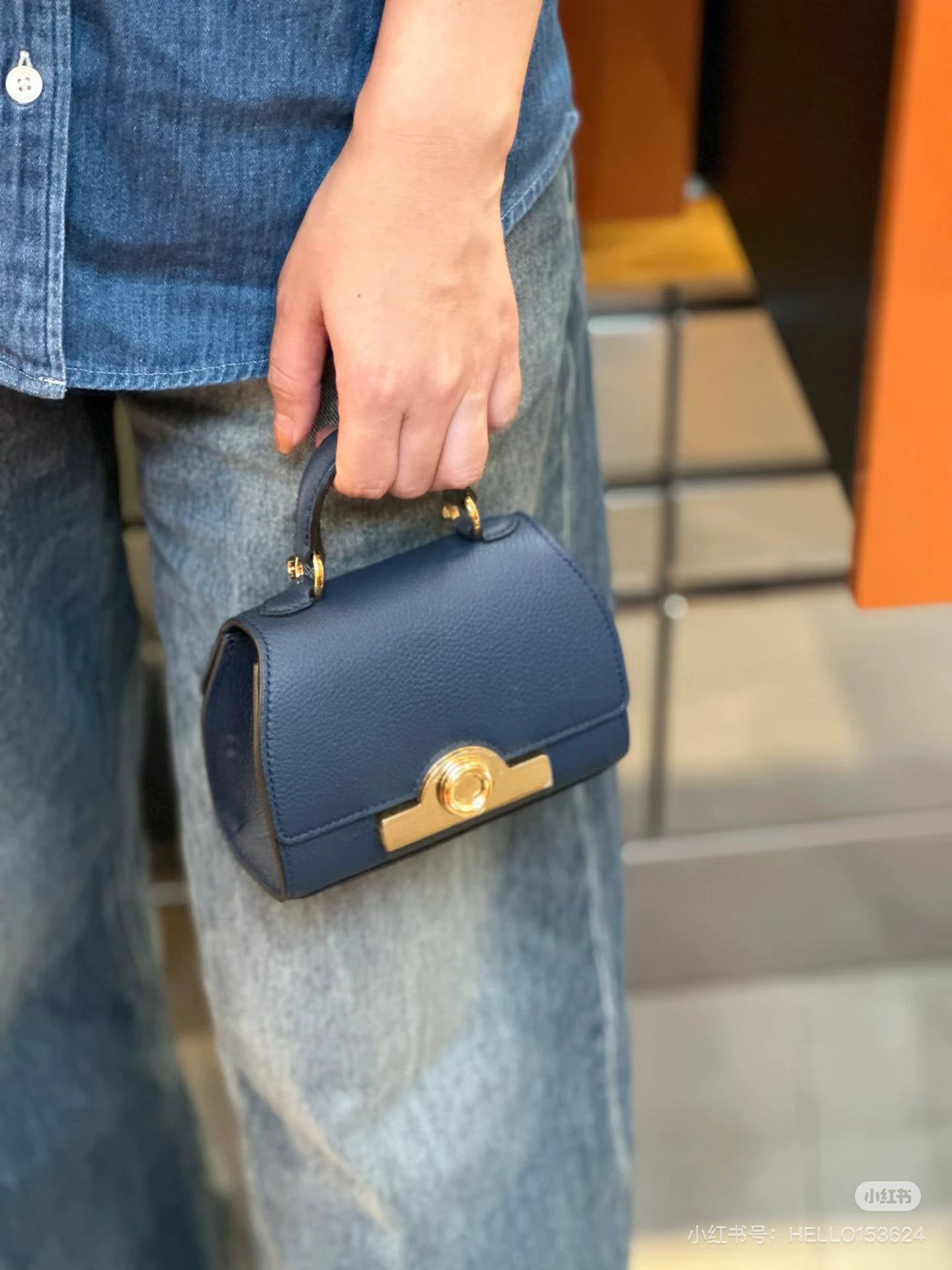 Moynat Moynat nano rejane navy gold clasp crossbody/tote strap Size ONE SIZE - 9 Thumbnail