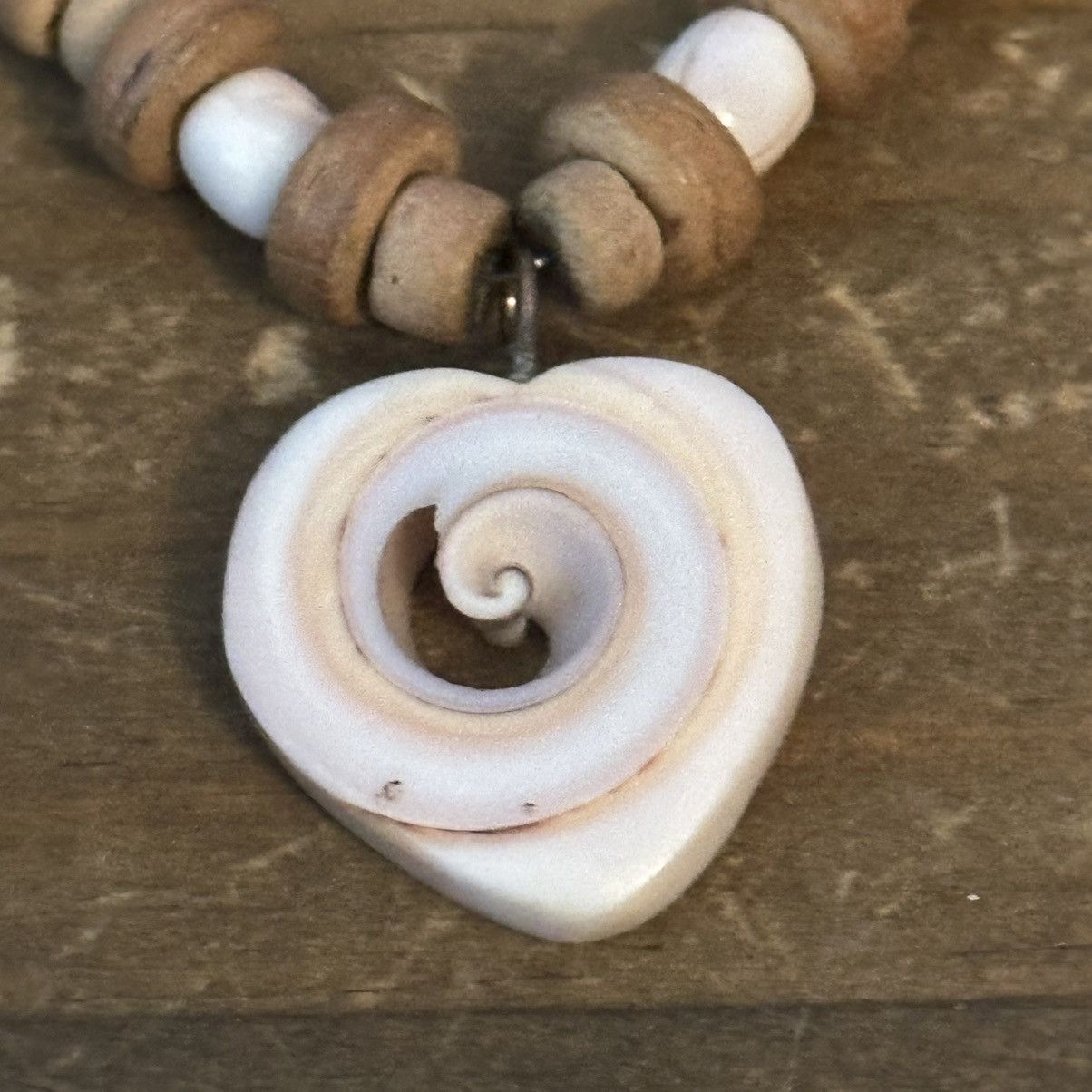 Vintage Vintage coconut shell bead shell heart pendant anklet Size ONE SIZE - 6 Thumbnail