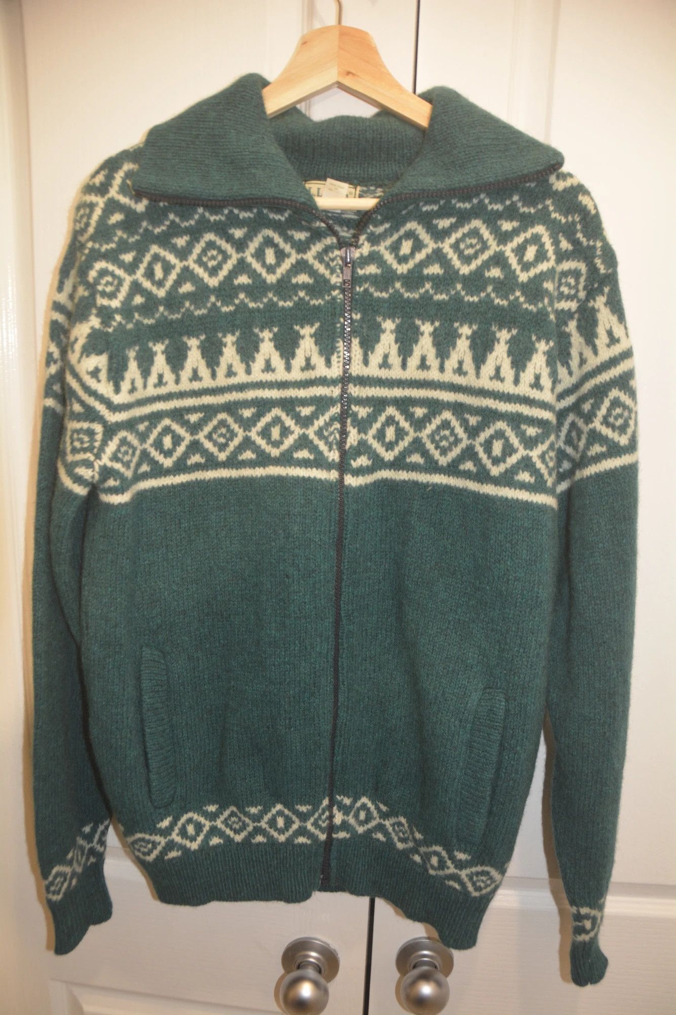 L.L. Bean L.L.Bean Wool Full-Zip Sweater Green Nordic Pattern Size US L / EU 52-54 / 3 - 1 Thumbnail