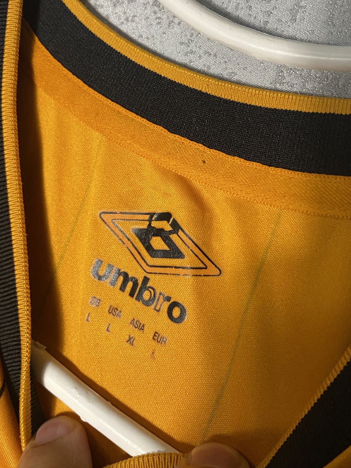 Umbro Hull City Umbro Home Soccer Jersey 2015 Football Shirt Kit Size US L / EU 52-54 / 3 - 3 Thumbnail