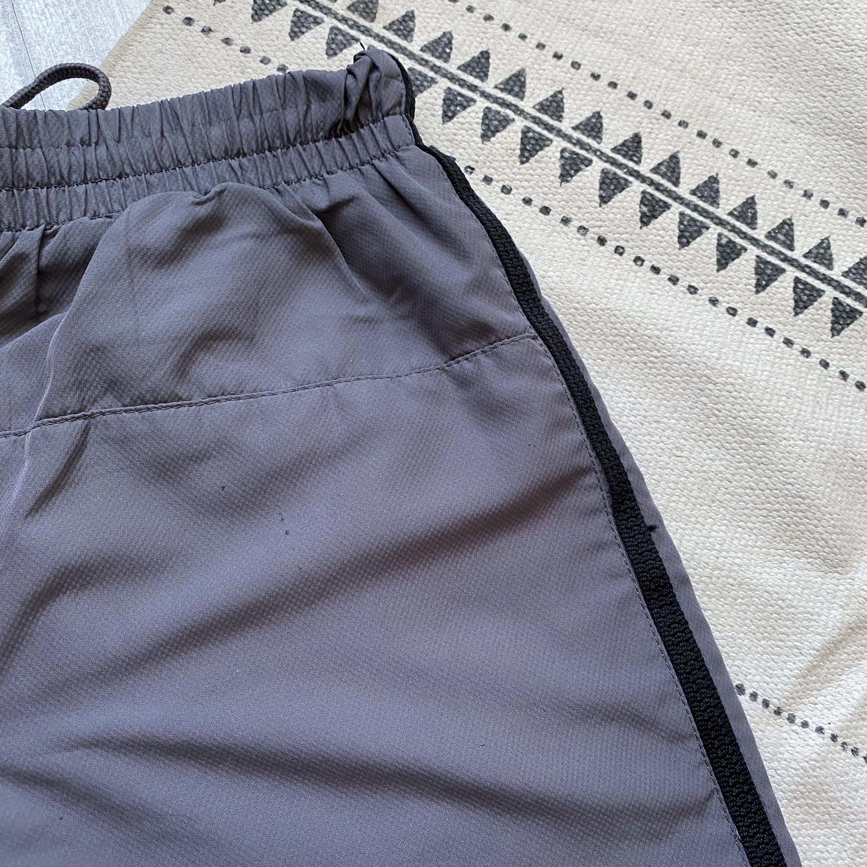 Lonsdale 🦣 Vintage Lonsdale Nylon track pants baggy Y2K Nike style Size US 34 / EU 50 - 9 Thumbnail