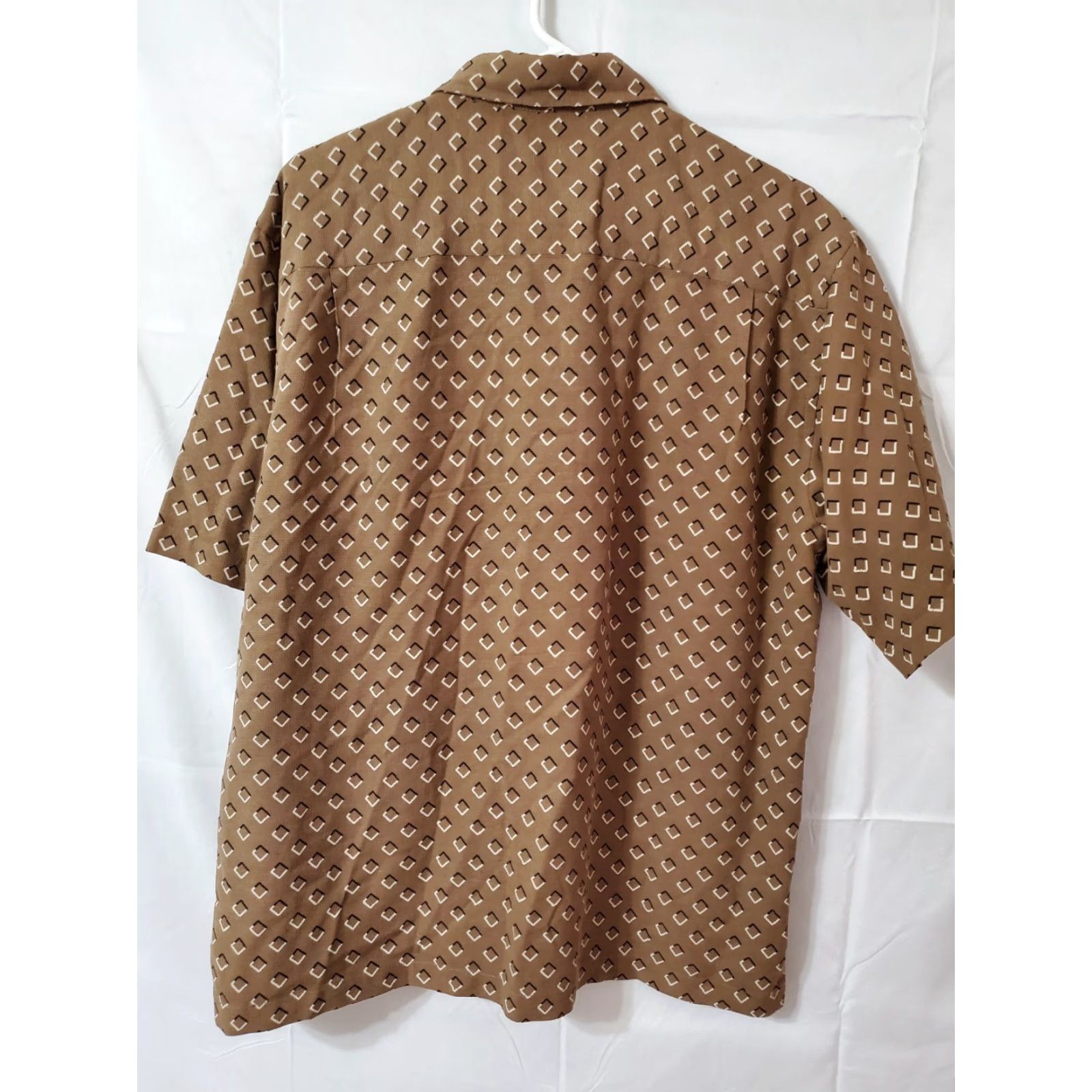 Vintage VINTAGE Vintage Silk Brand Shirt Mens L Polo Brown Square Design 100% Silk Geometric Short Sleeve Button-Up Size US L / EU 52-54 / 3 - 7 Thumbnail