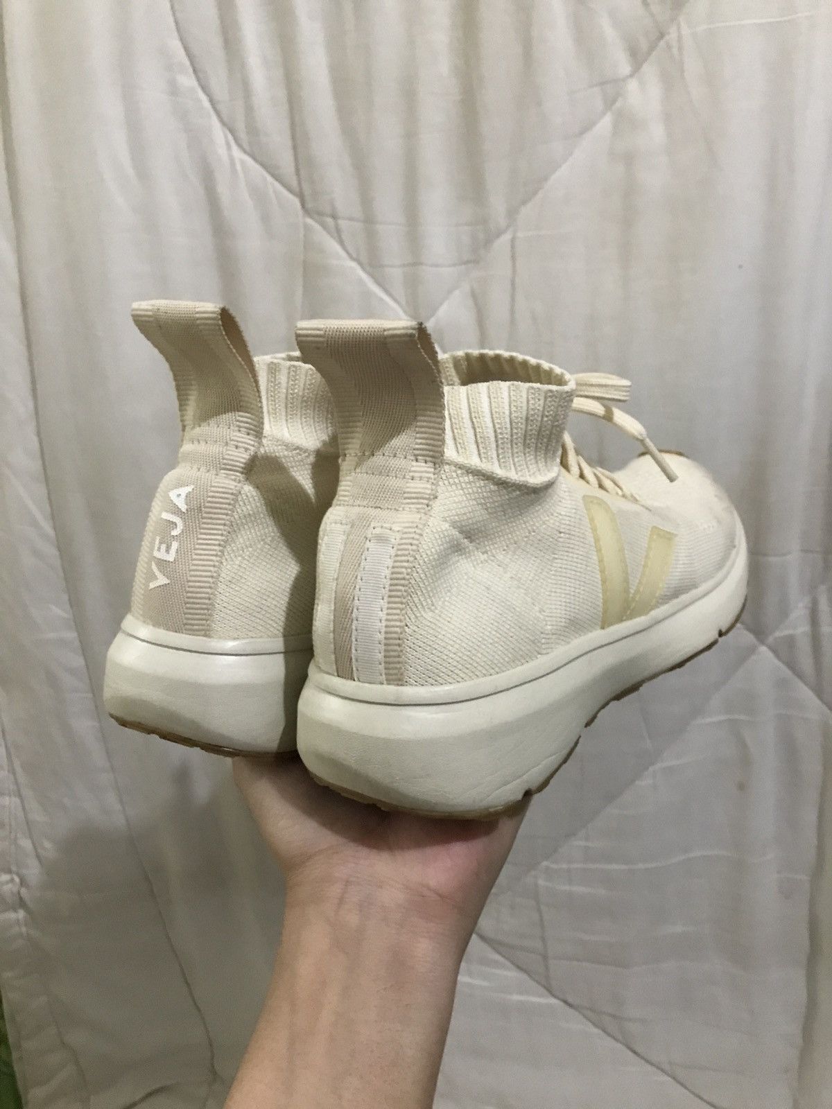 Rick Owens × Veja VEJA X RICK OWENS V KNIT MID BUTTER SNEAKER Size US 7 / IT 37 - 2 Thumbnail