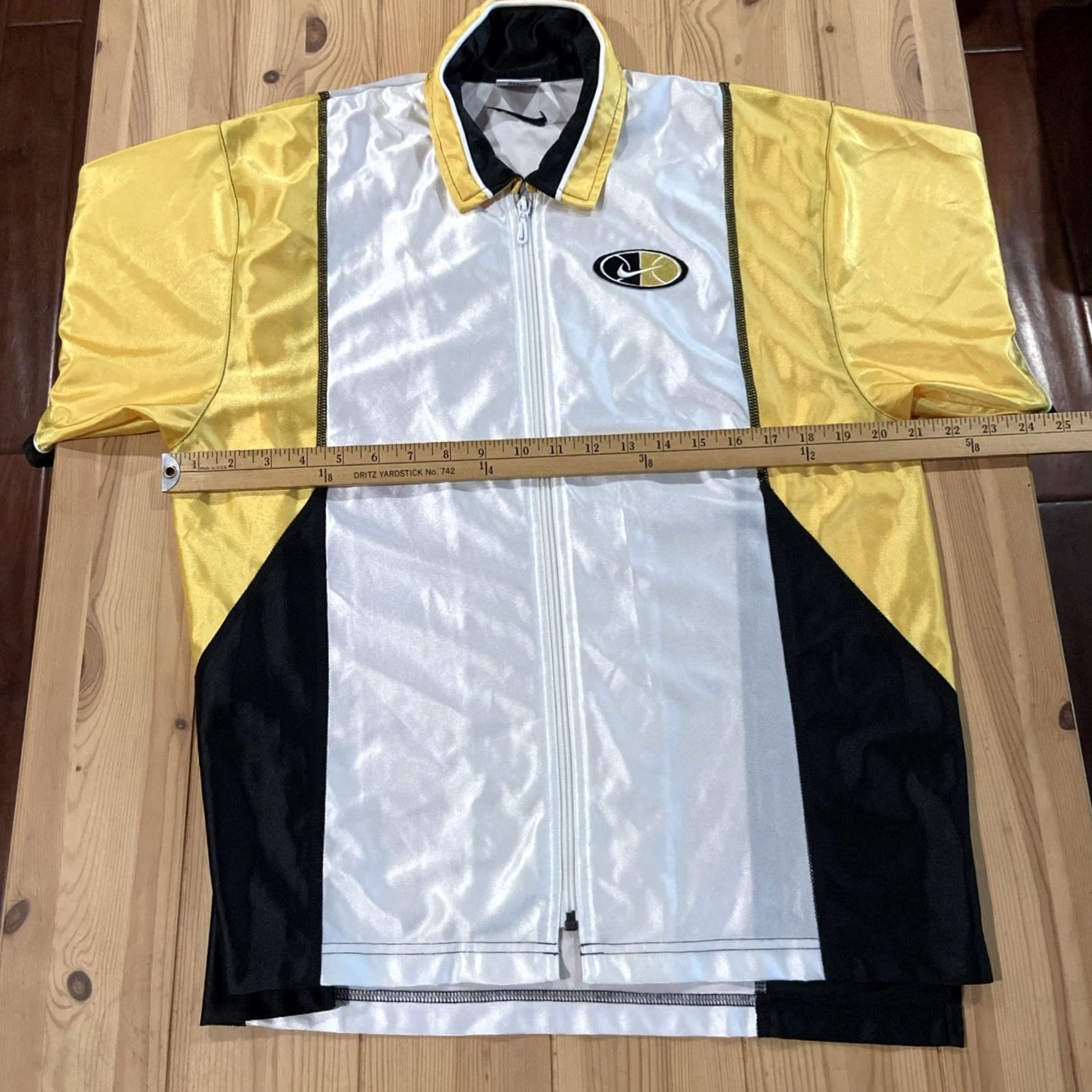 Nike VINTAGE Nike Basketball Shirt Mens S Green Full Zip Jersey 2000s Activewear Size US S / EU 44-46 / 1 - 6 Thumbnail