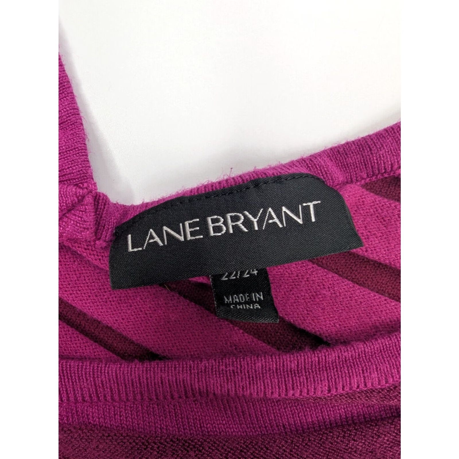 Vintage VINTAGE Lane Bryant Sweater Womens Plus Size 22/24 Magenta Purple Cheveron Stripe Lightweight Knit 73% rayon 27% nylon Womens Size 3XL / US 20-22 - 7 Thumbnail