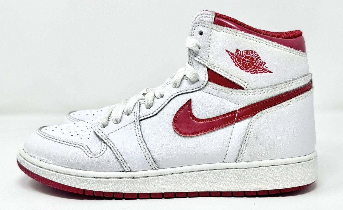 Jordan Brand × Nike Nike Air Jordan 1 Retro High OG 2017 Metallic Red GS size 7Y Size US 7 / EU 40 - 2 Thumbnail