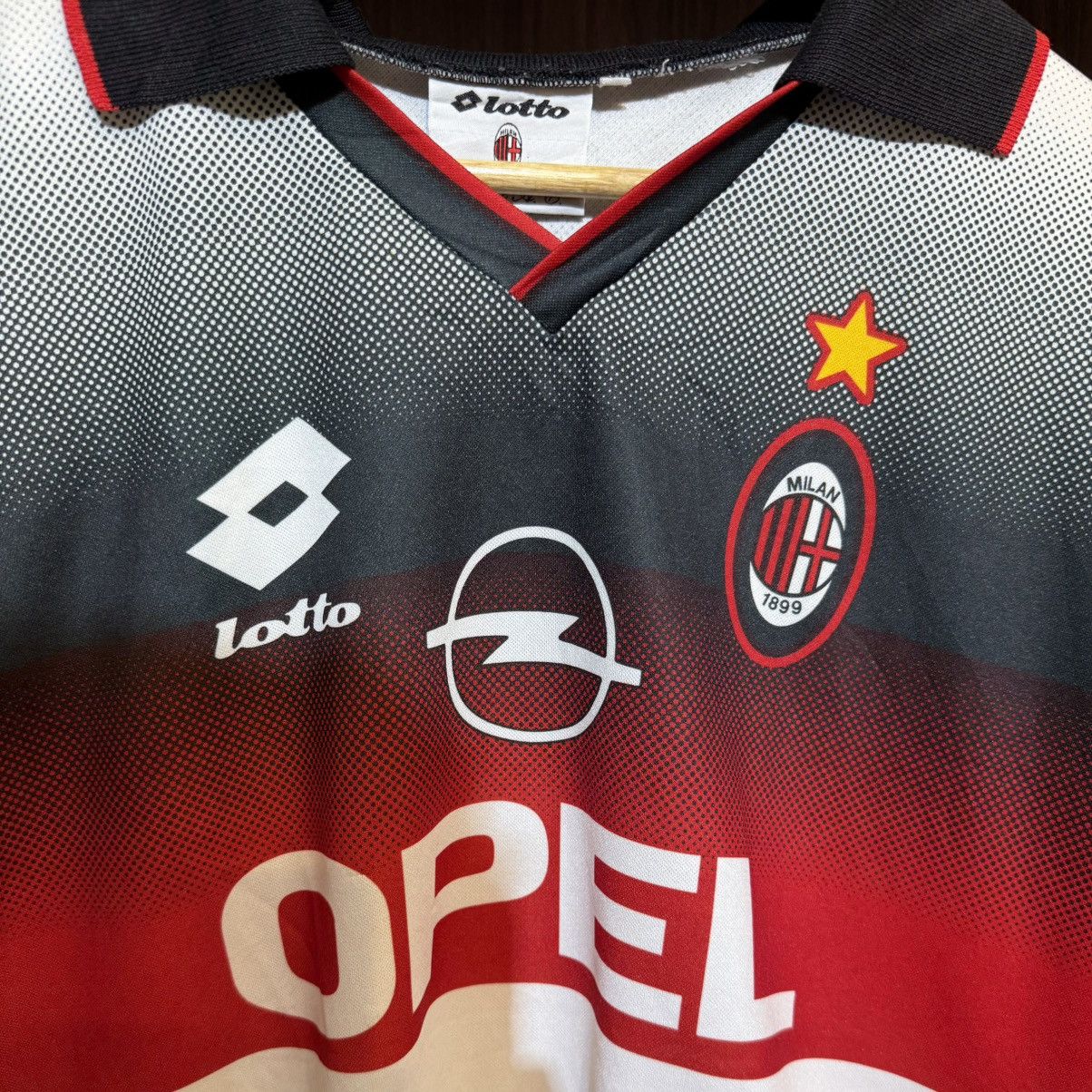 Lotto Sport Lotto AC milan training kit 94/95, size L Size US L / EU 52-54 / 3 - 2 Thumbnail
