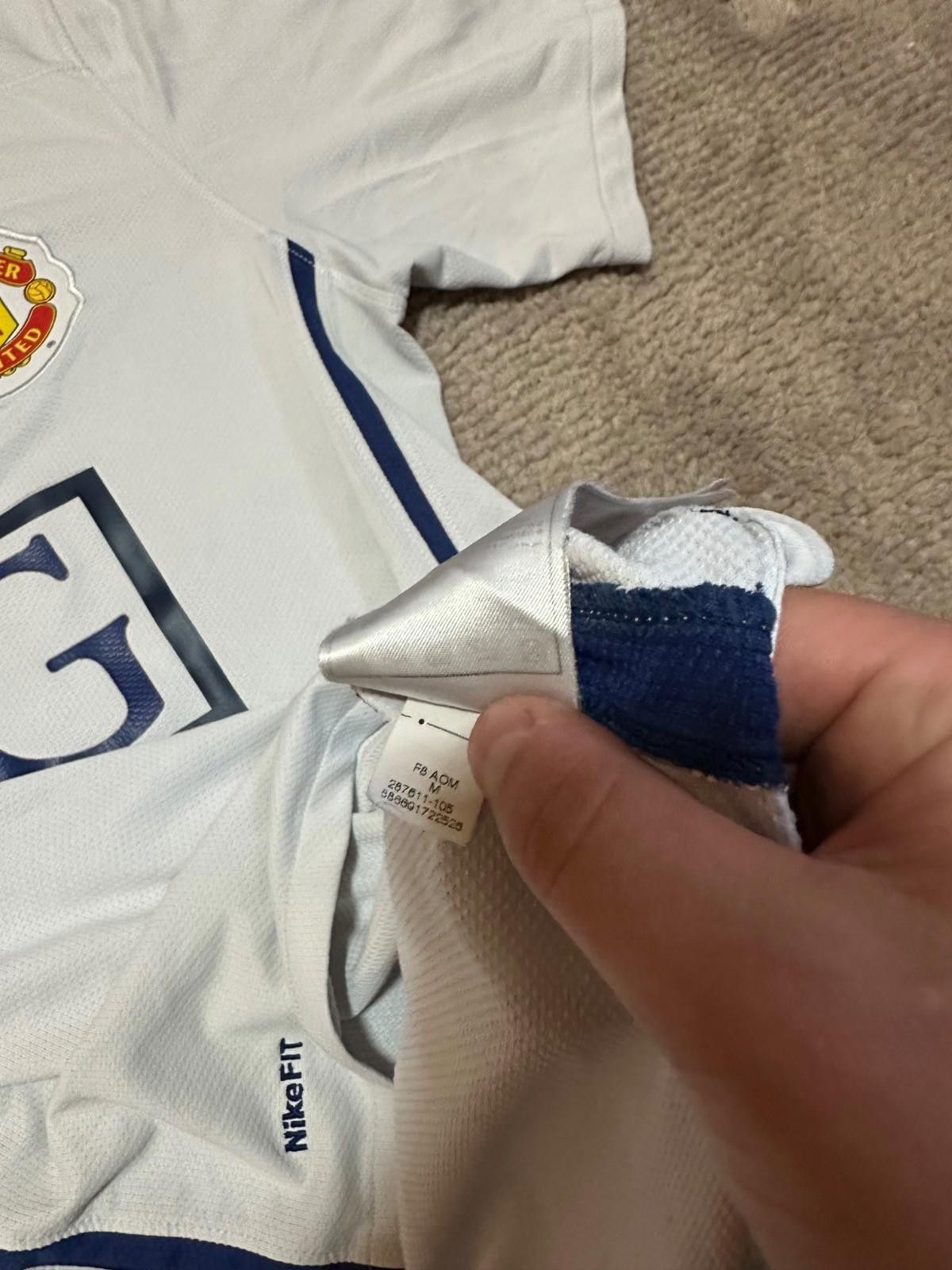 Nike MANCHESTER UNITED 2008 2009 AWAY FOOTBALL SHIRT JERSEY NIKE Size US M / EU 48-50 / 2 - 6 Thumbnail