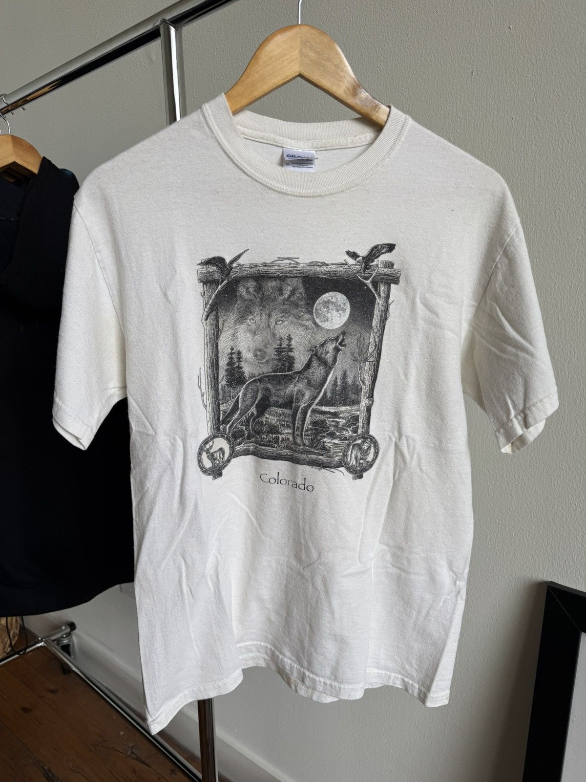 Gildan Colorado Wolf Tee Size US M / EU 48-50 / 2 - 2 Thumbnail