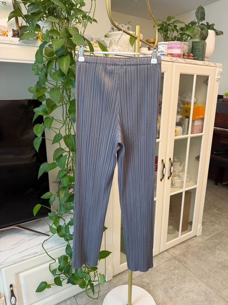 Issey Miyake Issey Miyake size:3 Grey pleated straight-leg pants Size 31" - 4 Thumbnail