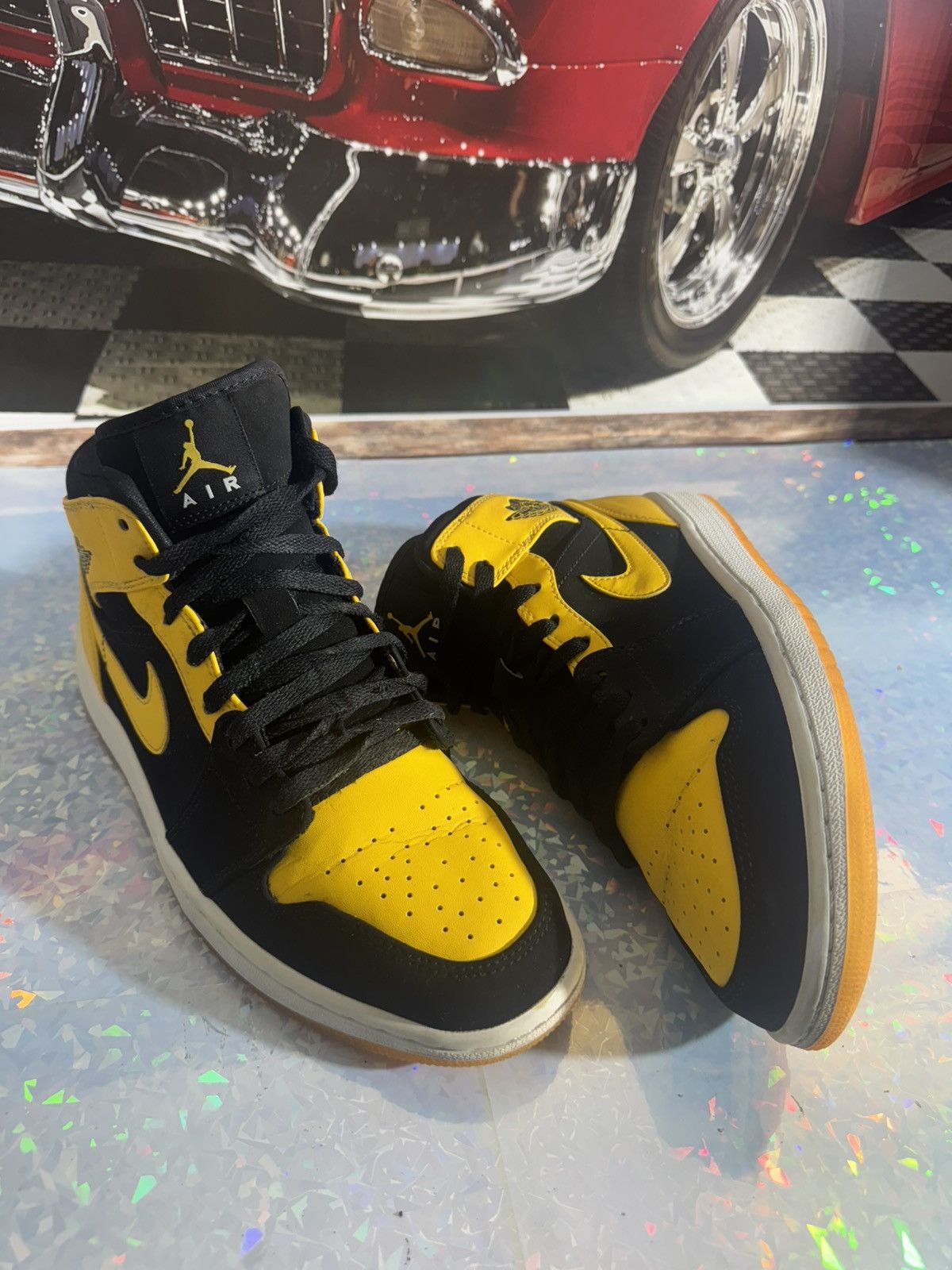 Other ⸻ Air Jordan 1 Retro Mid ‘New Love’ – Sneakers Size US 8 / EU 41 - 1 Thumbnail