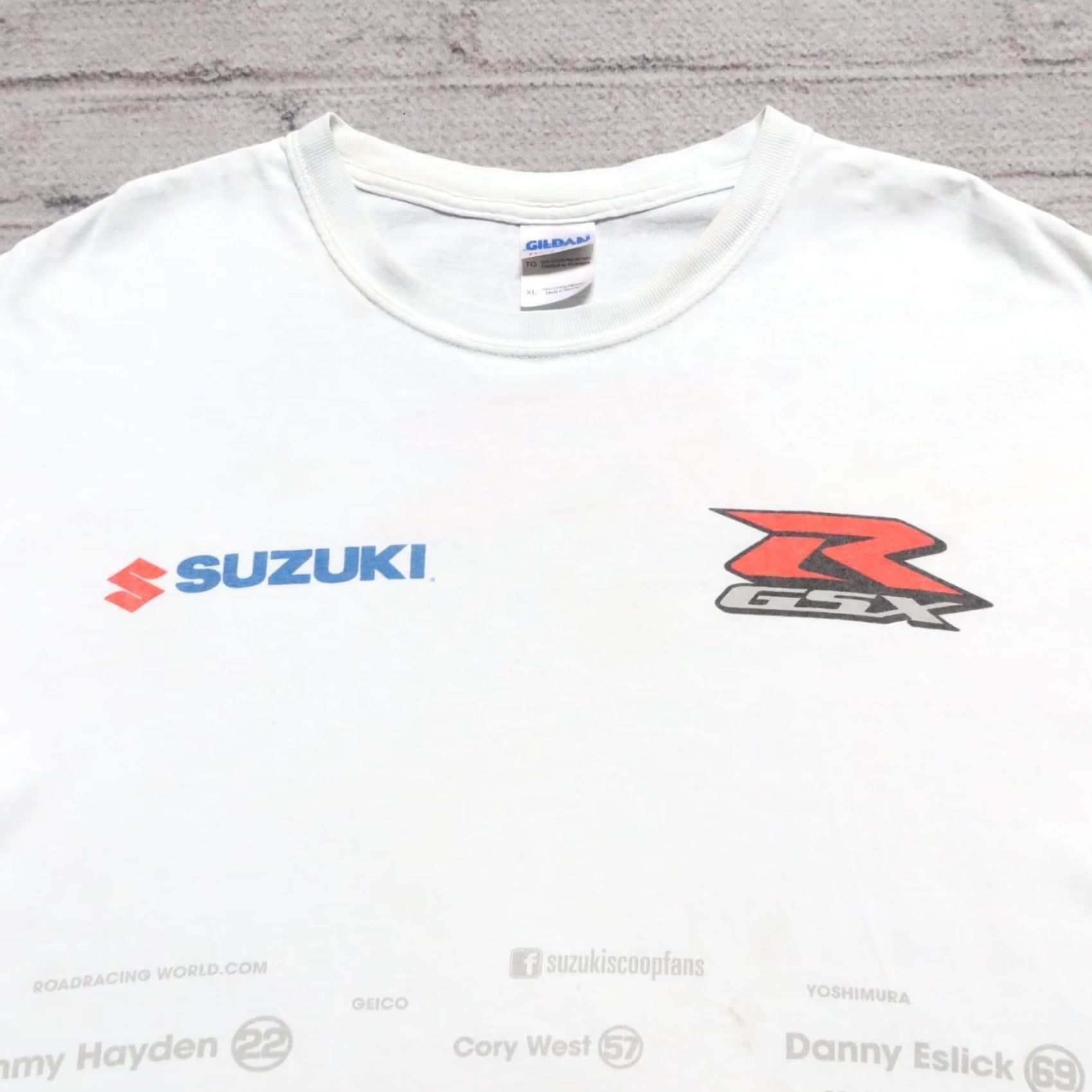 Gildan Vintage Suzuki GSXR Motorcycle Racing Shirt XL Men White Size US XL / EU 56 / 4 - 7 Thumbnail