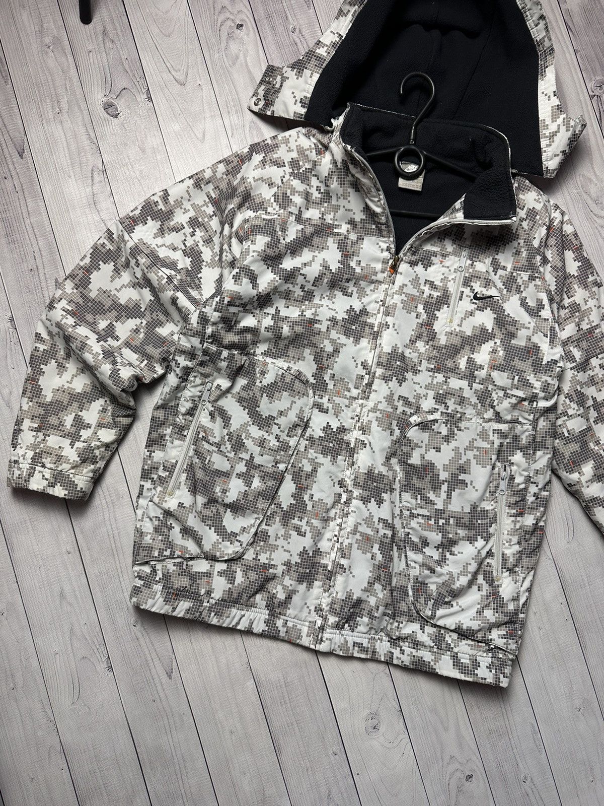 Nike × Vintage Vintage Nike ACG winter jacket size Xs logo white Camo rare Size US XS / EU 42 / 0 - 2 Thumbnail