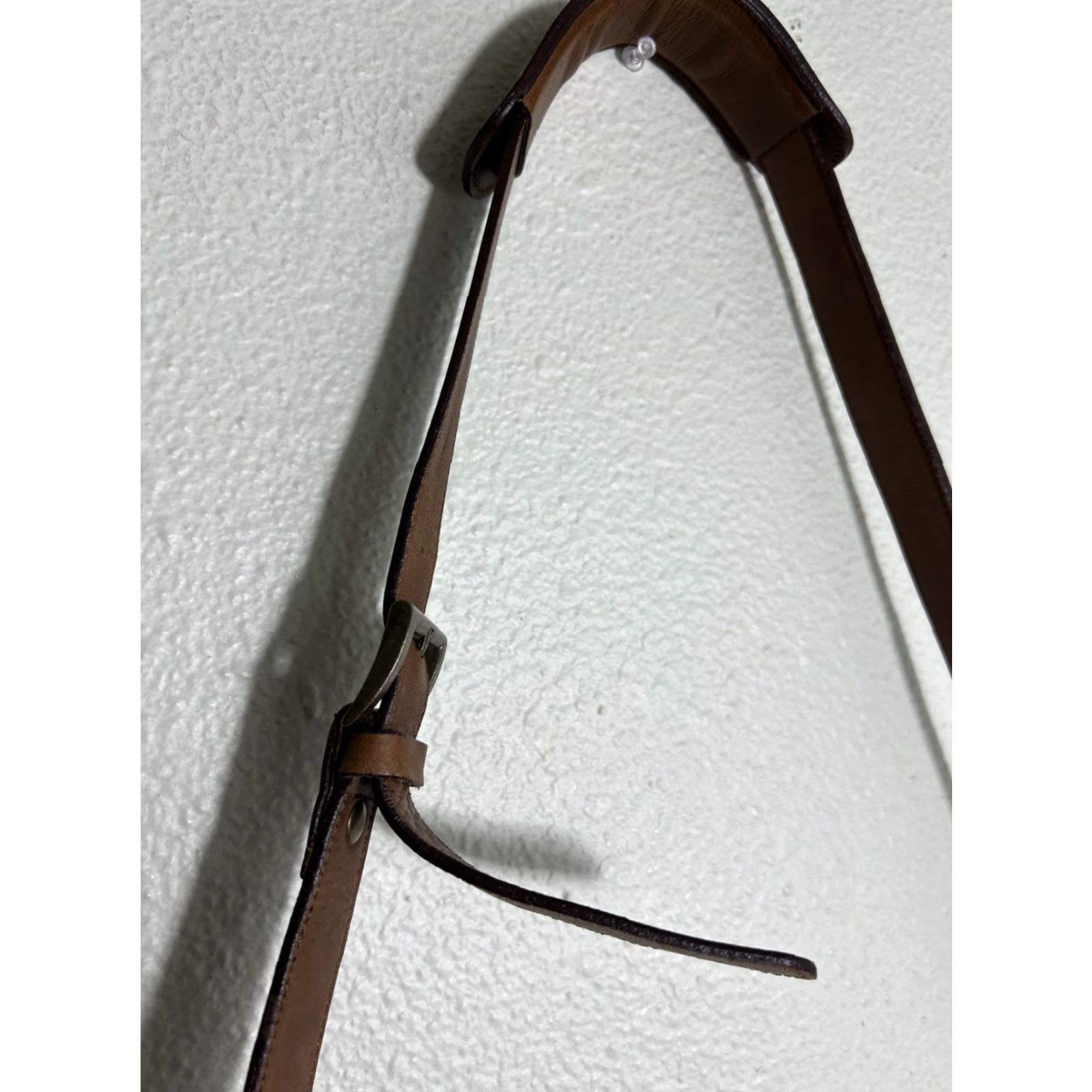 Vintage Vintage Y2K Brown Leather Crossbody Bag 14x11x6 User: Vintage Y2K Brown Leather Crossbody Bag 14x11x6 Size ONE SIZE - 4 Thumbnail