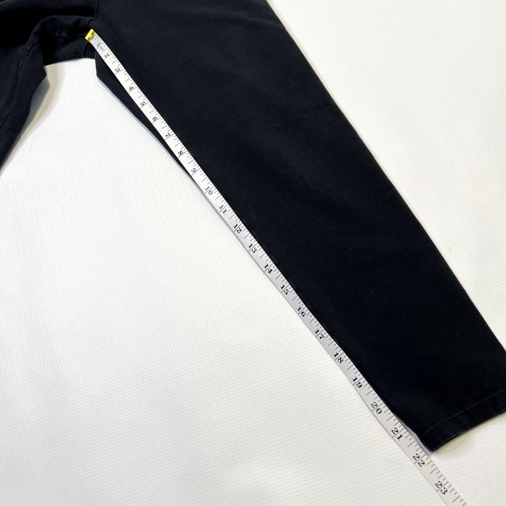 Vintage Yummie Gloria Leggings Capri Black Size Small Womens Activewear Shaping Stretch Capris Dark Washes Velvet? Size 28" / US 6 / IT 42 - 4 Thumbnail