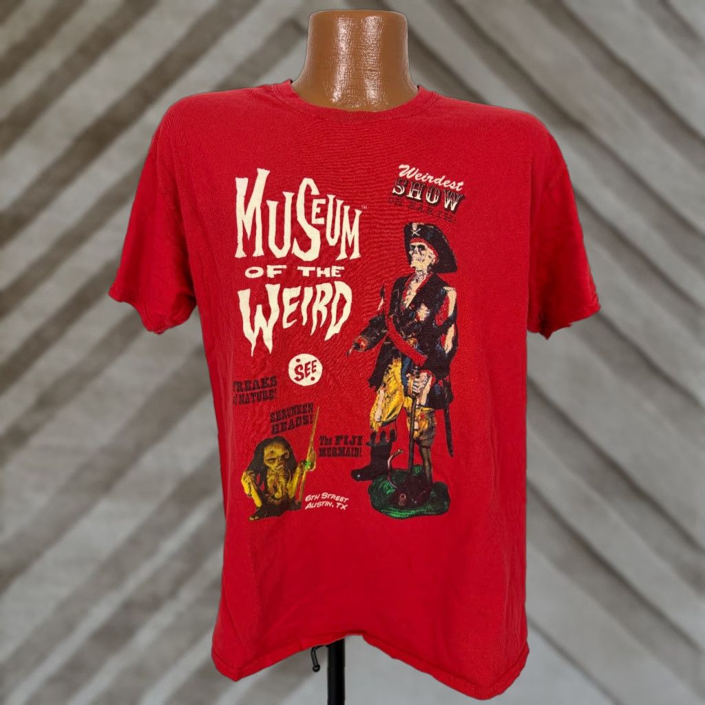 Gildan Museum of the Weird Shirt Large 6th Street Austin Texas Freaks Mermaid Pirate Size US L / EU 52-54 / 3 - 1 Thumbnail