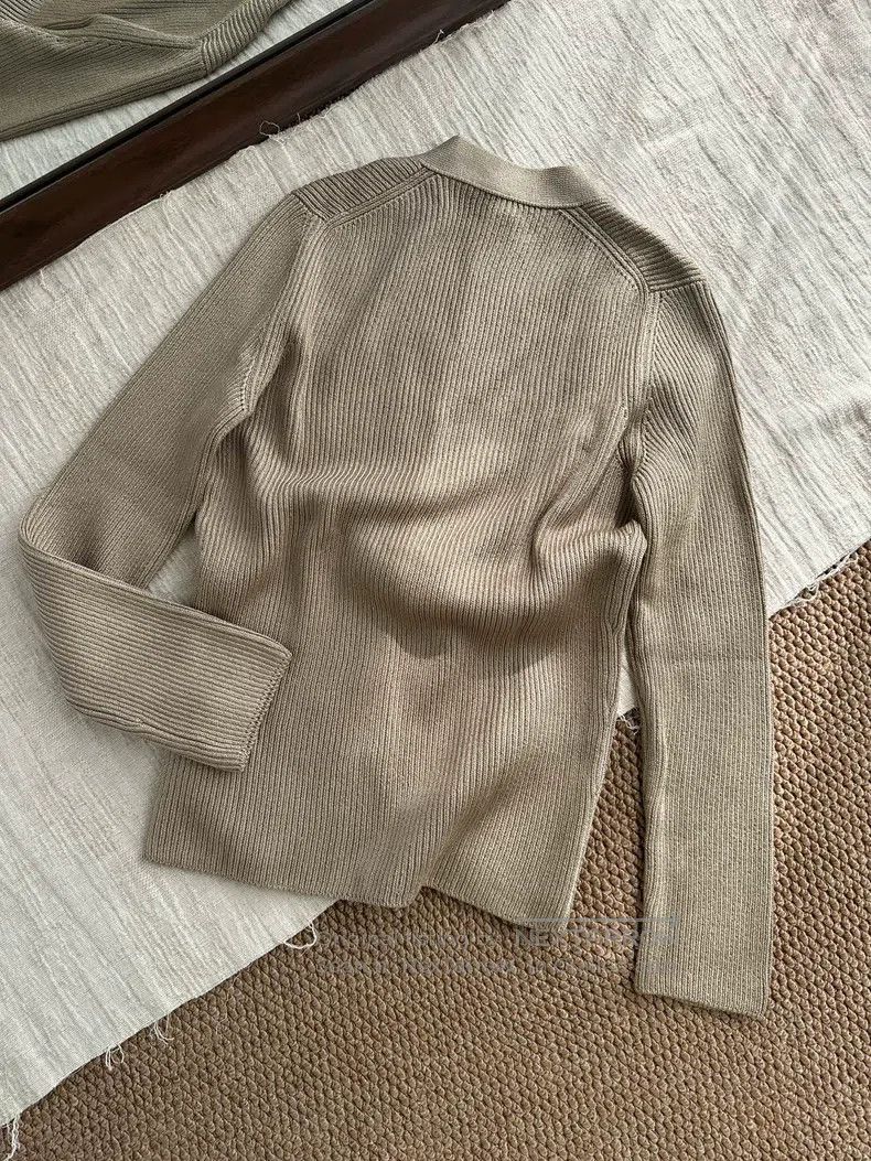 Hermes Hermes Comfortable slim fit silk long sleeve knit top, lig Size M / US 6-8 / IT 42-44 - 3 Thumbnail