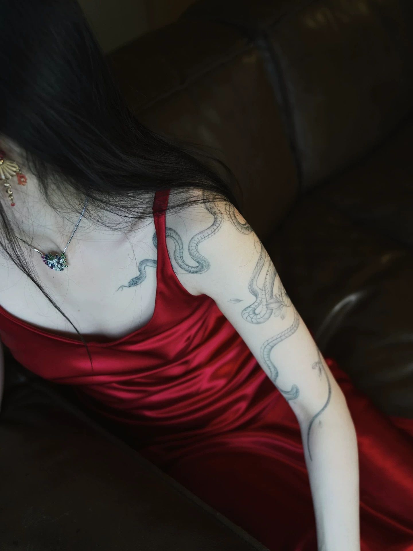 Vintage Vintage USA Red Embroidered Rose Satin Backless Long Dress Size L / US 10 / IT 46 - 2 Thumbnail