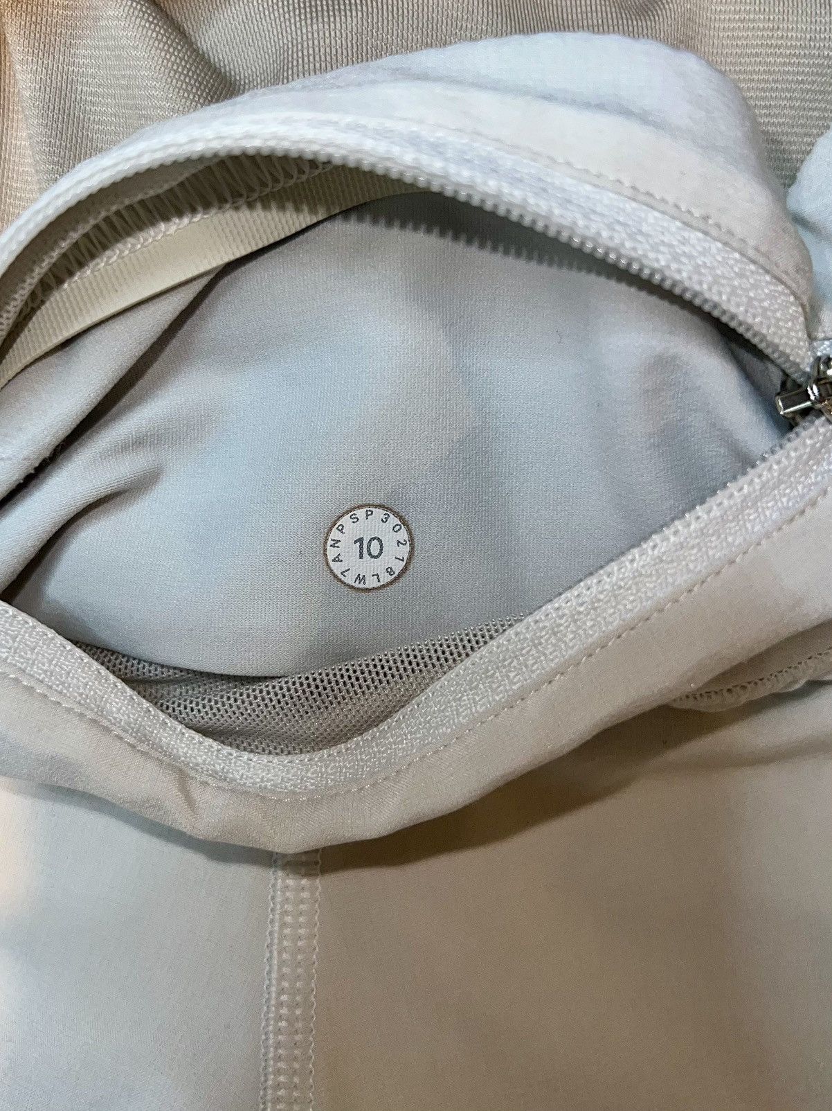 Lululemon Lululemon White Gait Keeper Running Shorts 3.5" - Size 10 Size 32" / US 10 / IT 46 - 4 Thumbnail