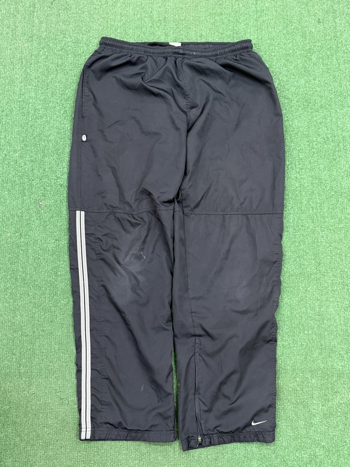 Nike Vintage Y2K Nike Silver Tag Swoosh Baggy Track Pants Size US 34 / EU 50 - 1 Thumbnail