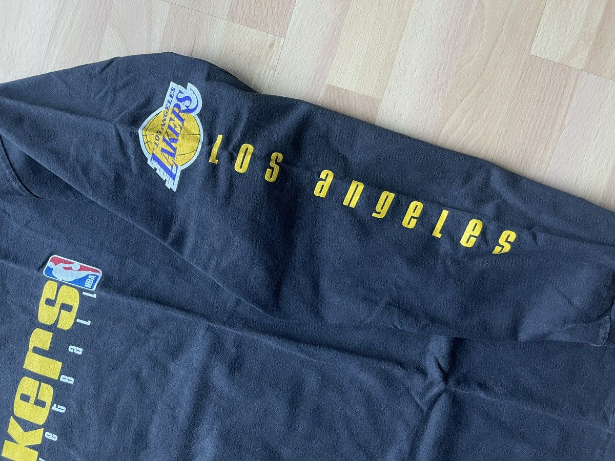 NBA × Reebok × Vintage Vintage Reebok x LA Lakers Warmup L/S Tee Size US L / EU 52-54 / 3 - 4 Thumbnail