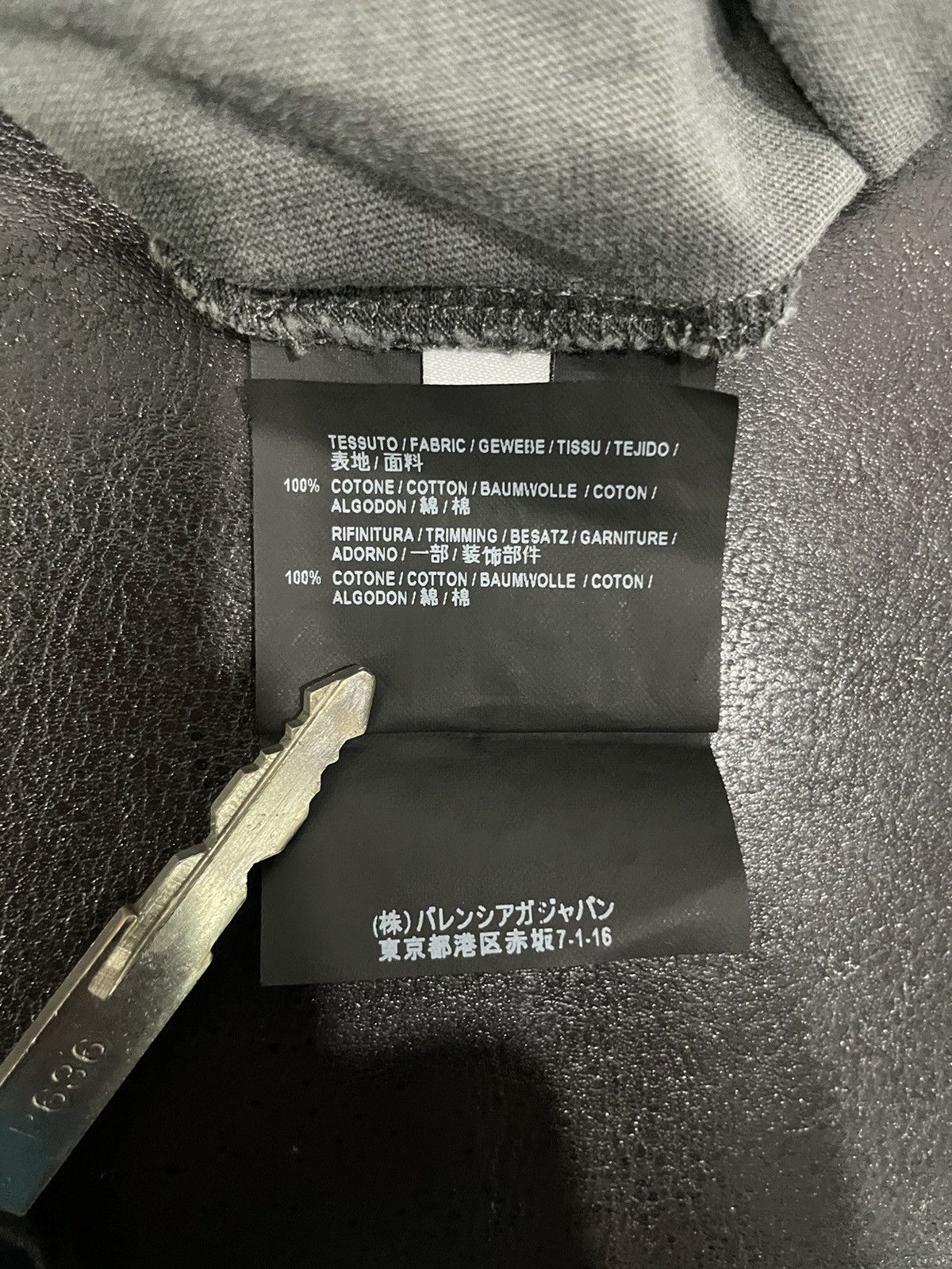 Balenciaga Balenciage paris Size US S / EU 44-46 / 1 - 7 Thumbnail