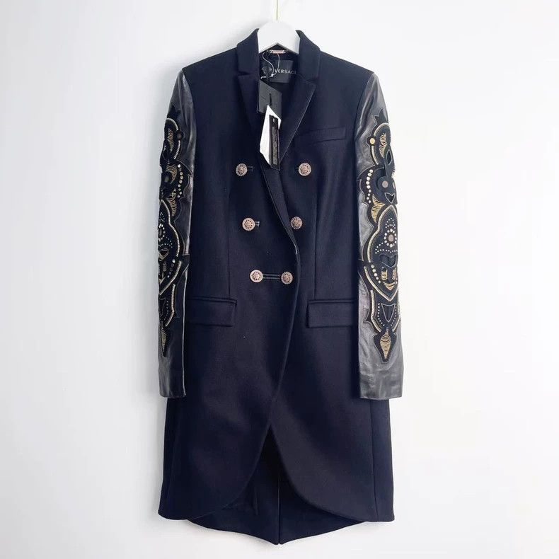 Versace Versace Heavy woolen coat Size S / US 4 / IT 40 - 1 Thumbnail